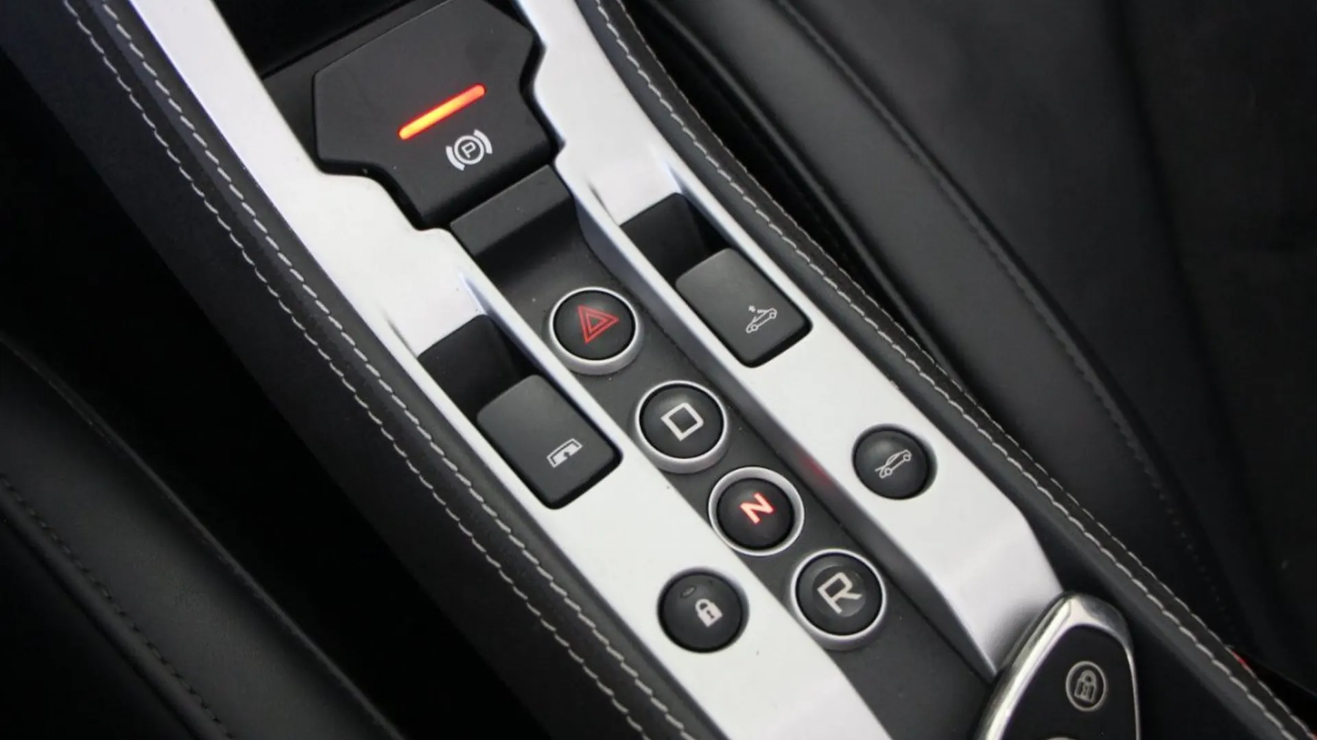 McLaren 650S — photo 21