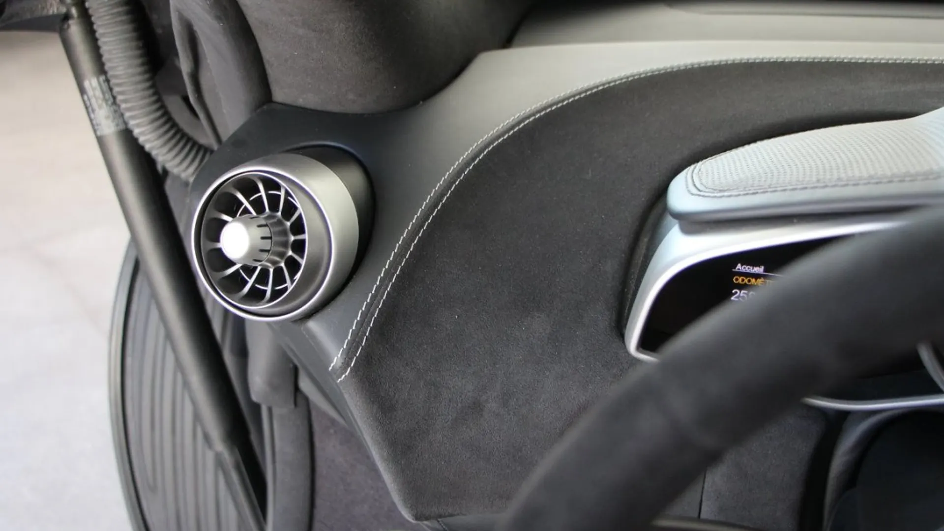 McLaren 650S — photo 17