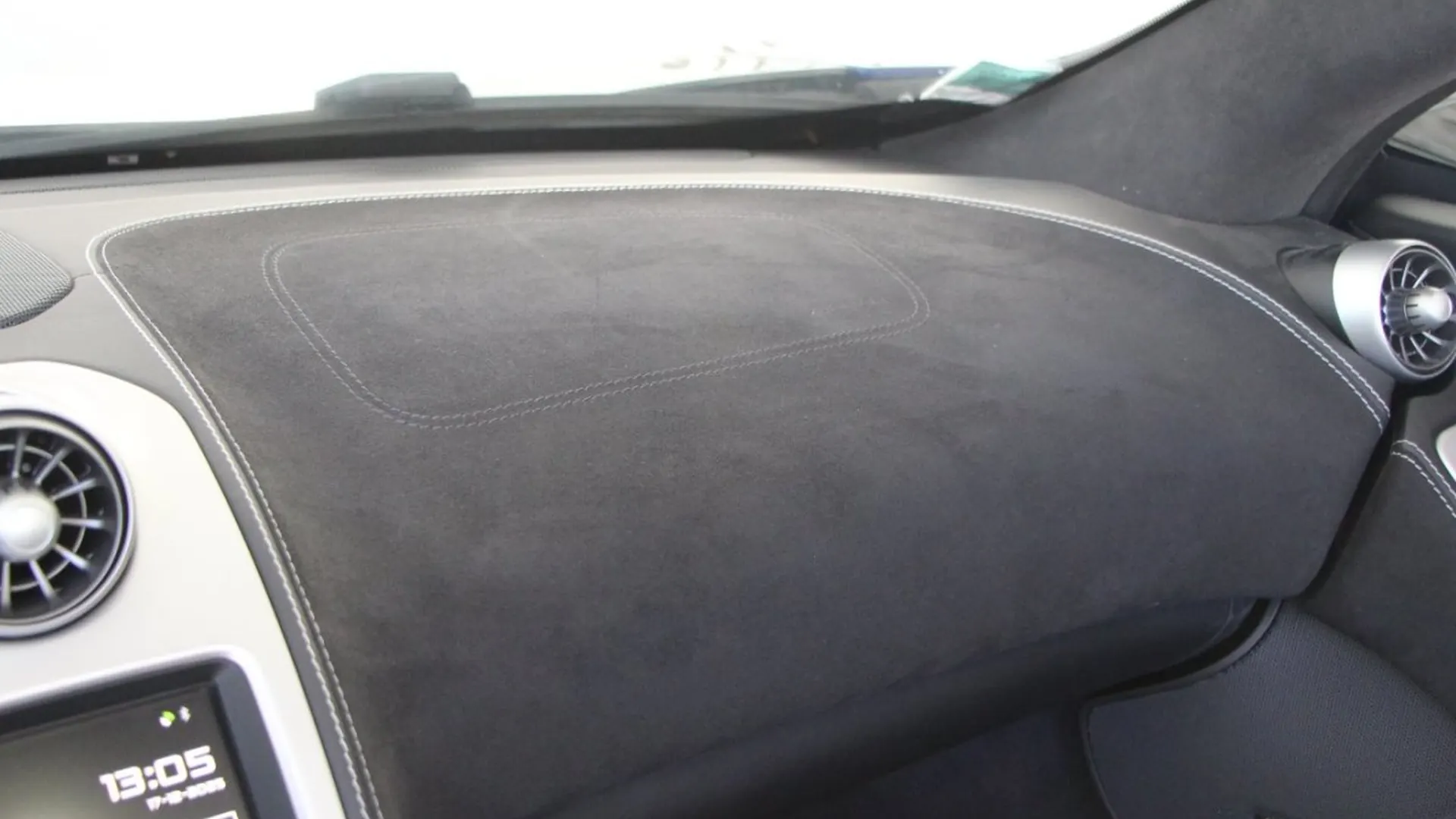 McLaren 650S — photo 19