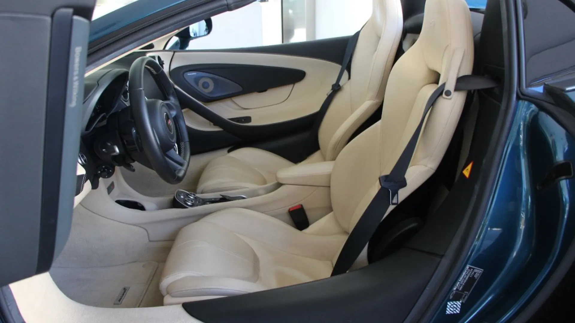 McLaren 570S — photo 15