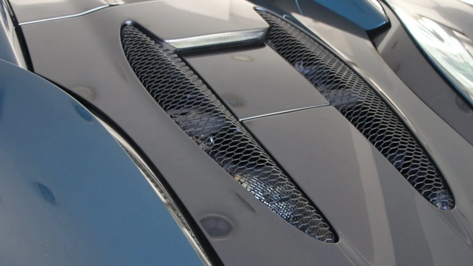McLaren 570S — photo 13
