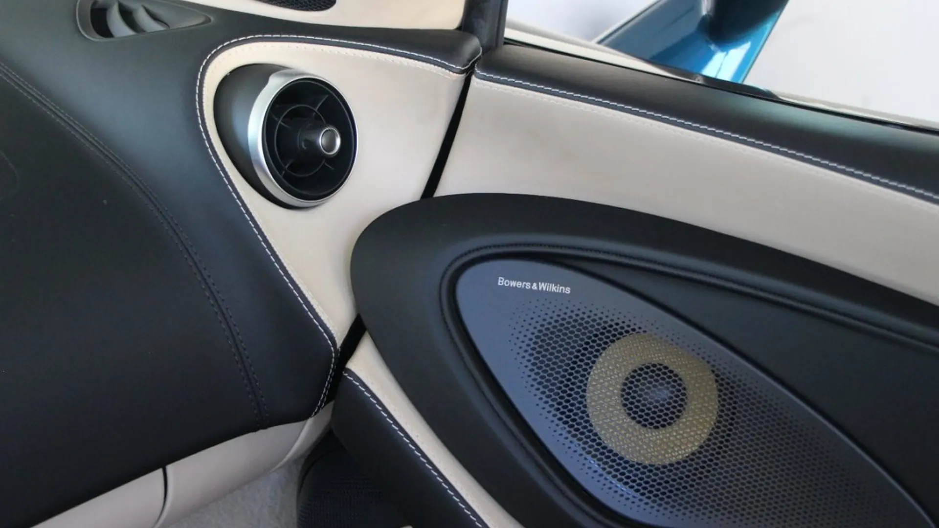 McLaren 570S — photo 26