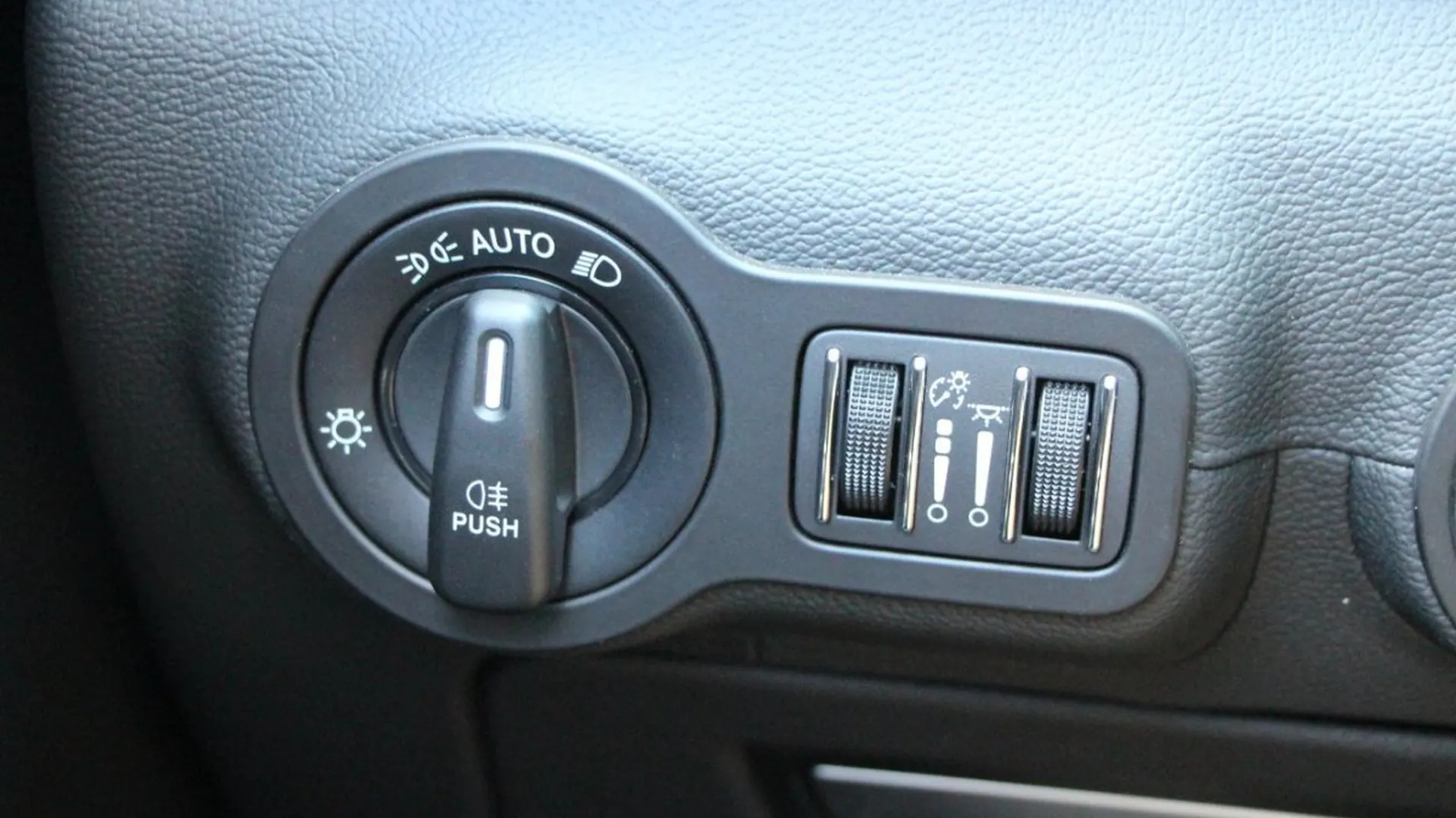 Maserati Ghibli — photo 24