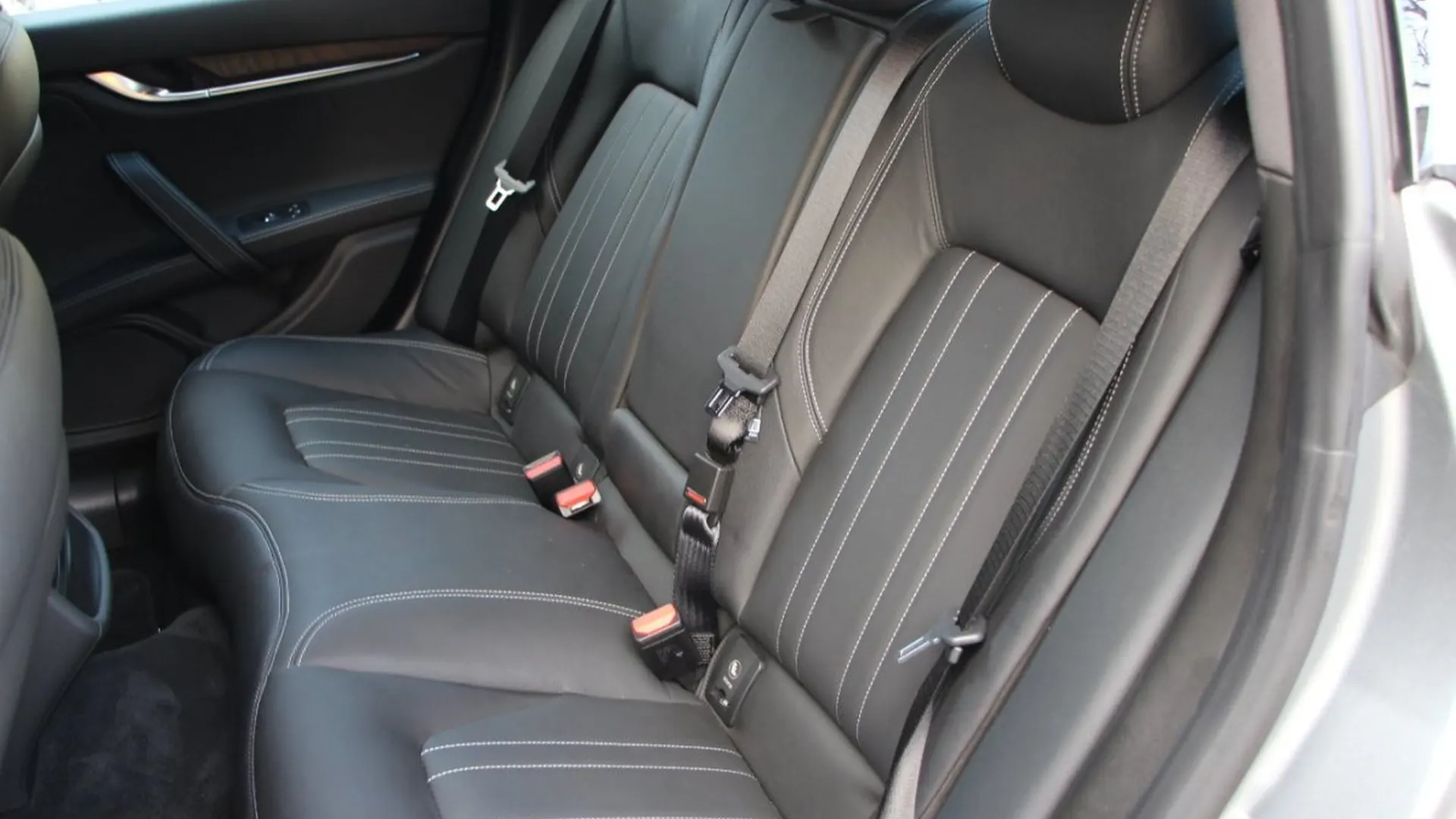 Maserati Ghibli — photo 30