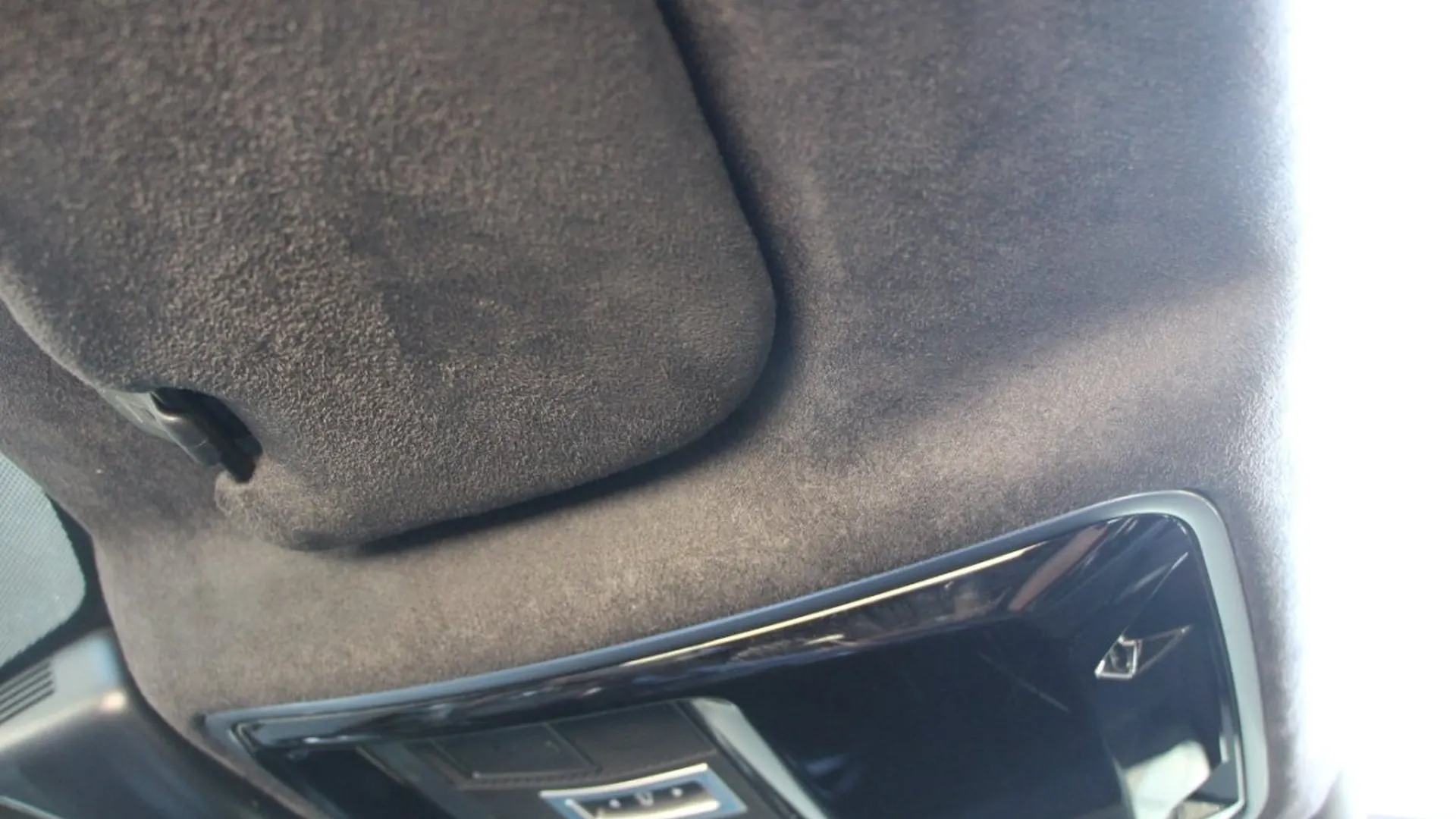 Land Rover Range Rover Velar — photo 27