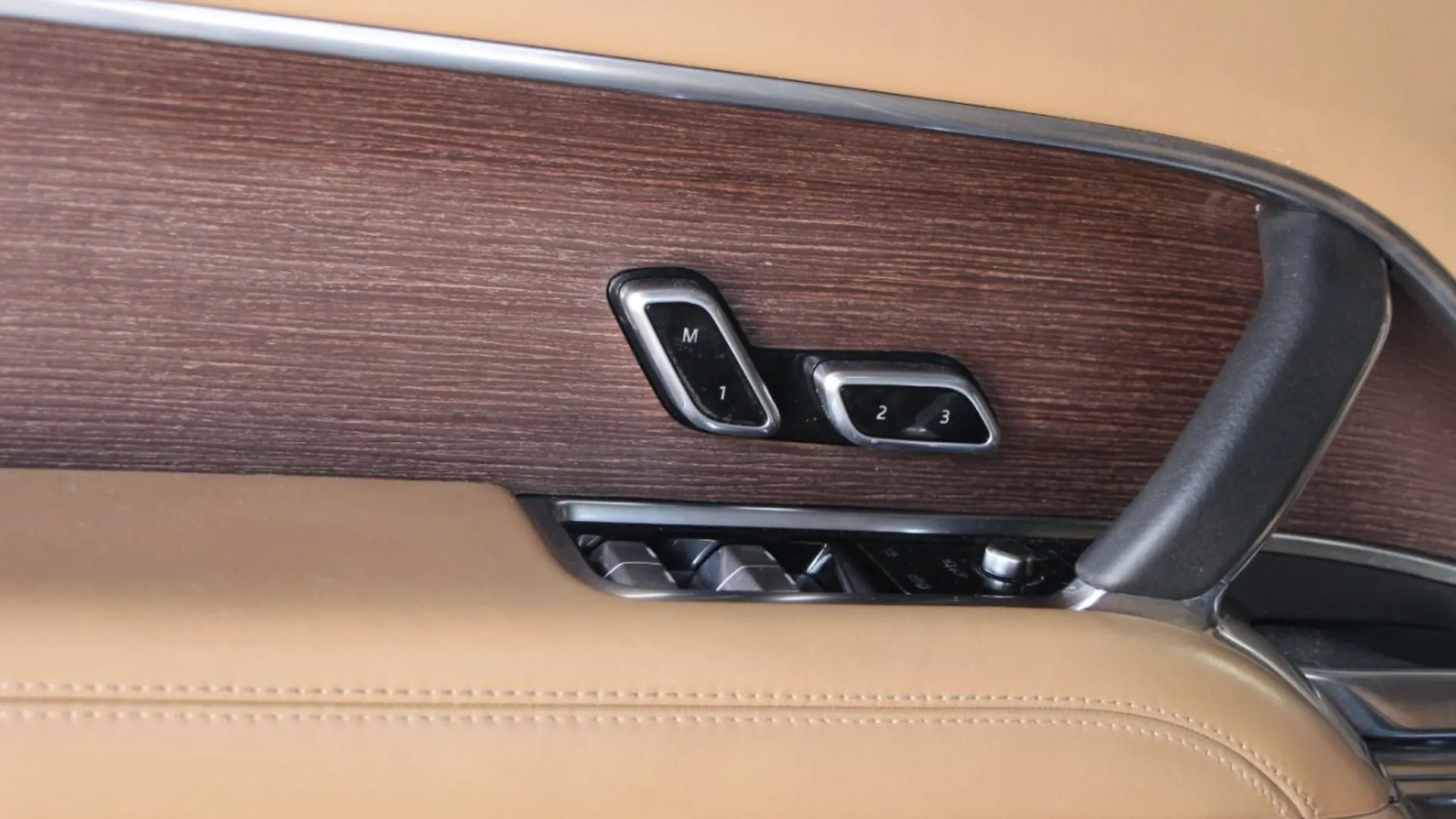 Land Rover Range Rover — photo 16