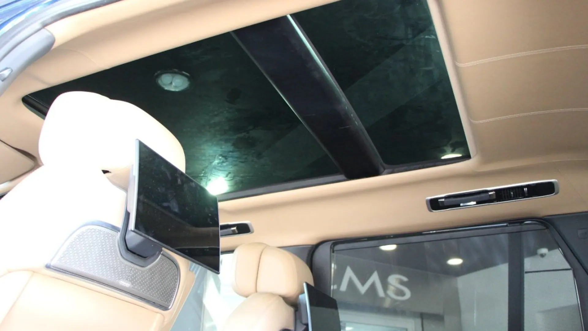 Land Rover Range Rover — photo 11