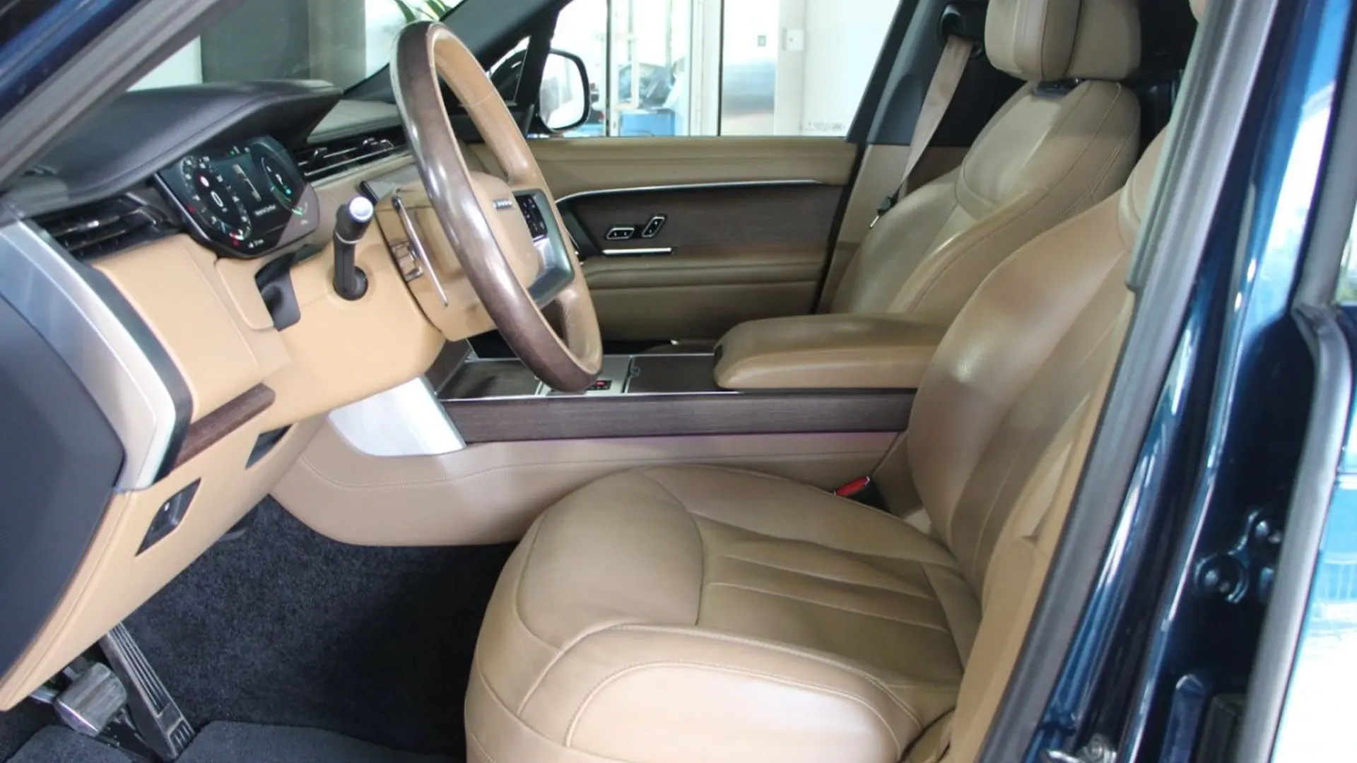 Land Rover Range Rover — photo 7