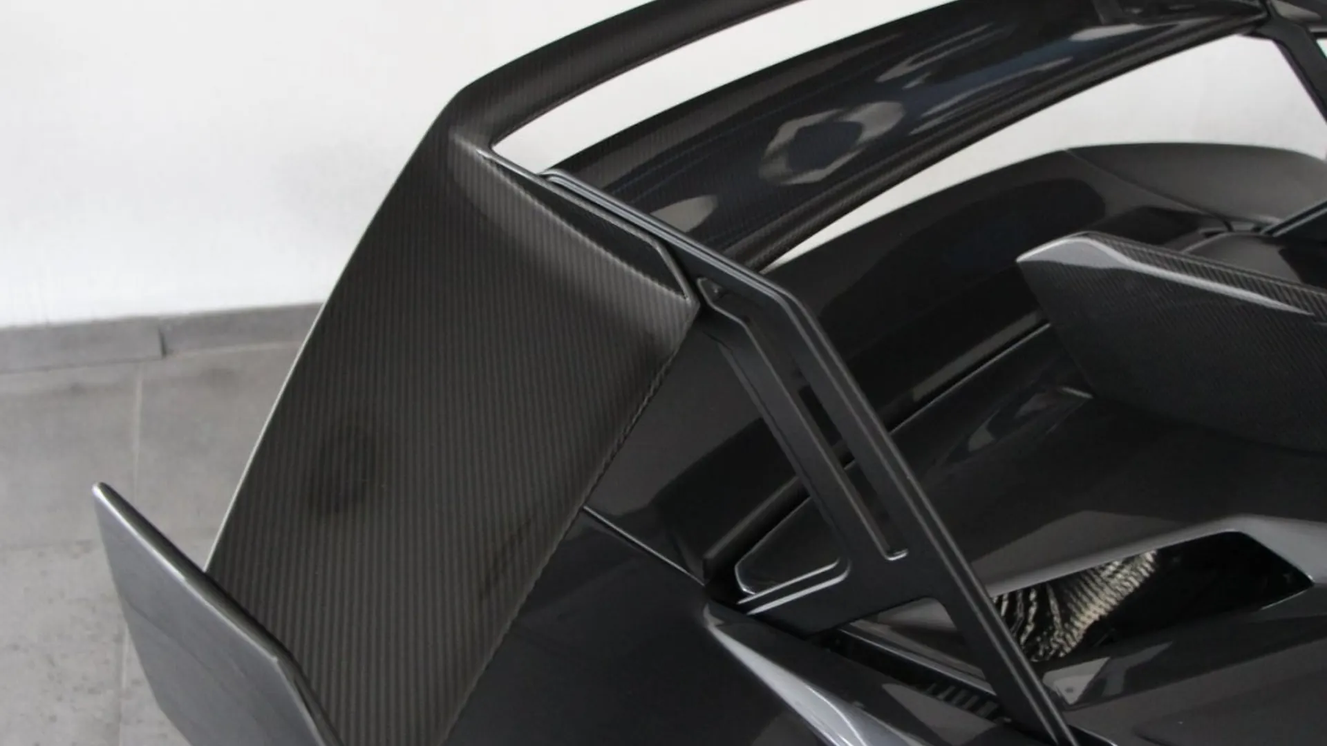 Lamborghini Huracan — photo 8