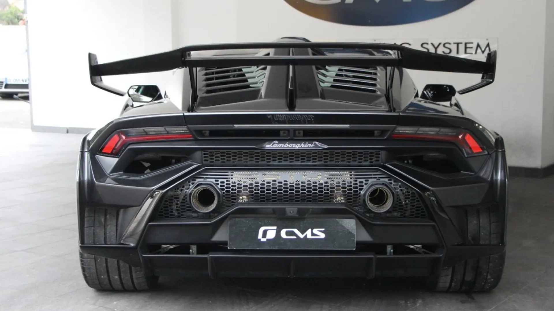 Lamborghini Huracan — photo 13