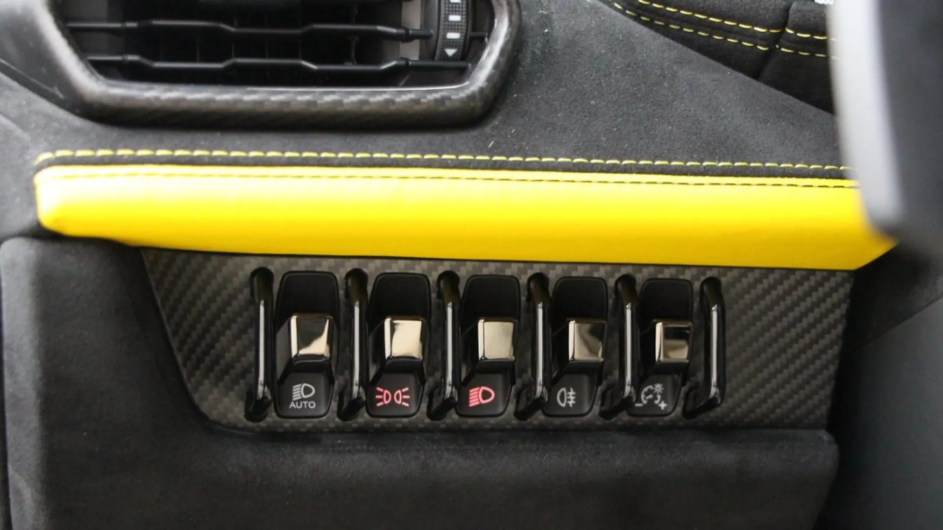 Lamborghini Huracan — photo 28