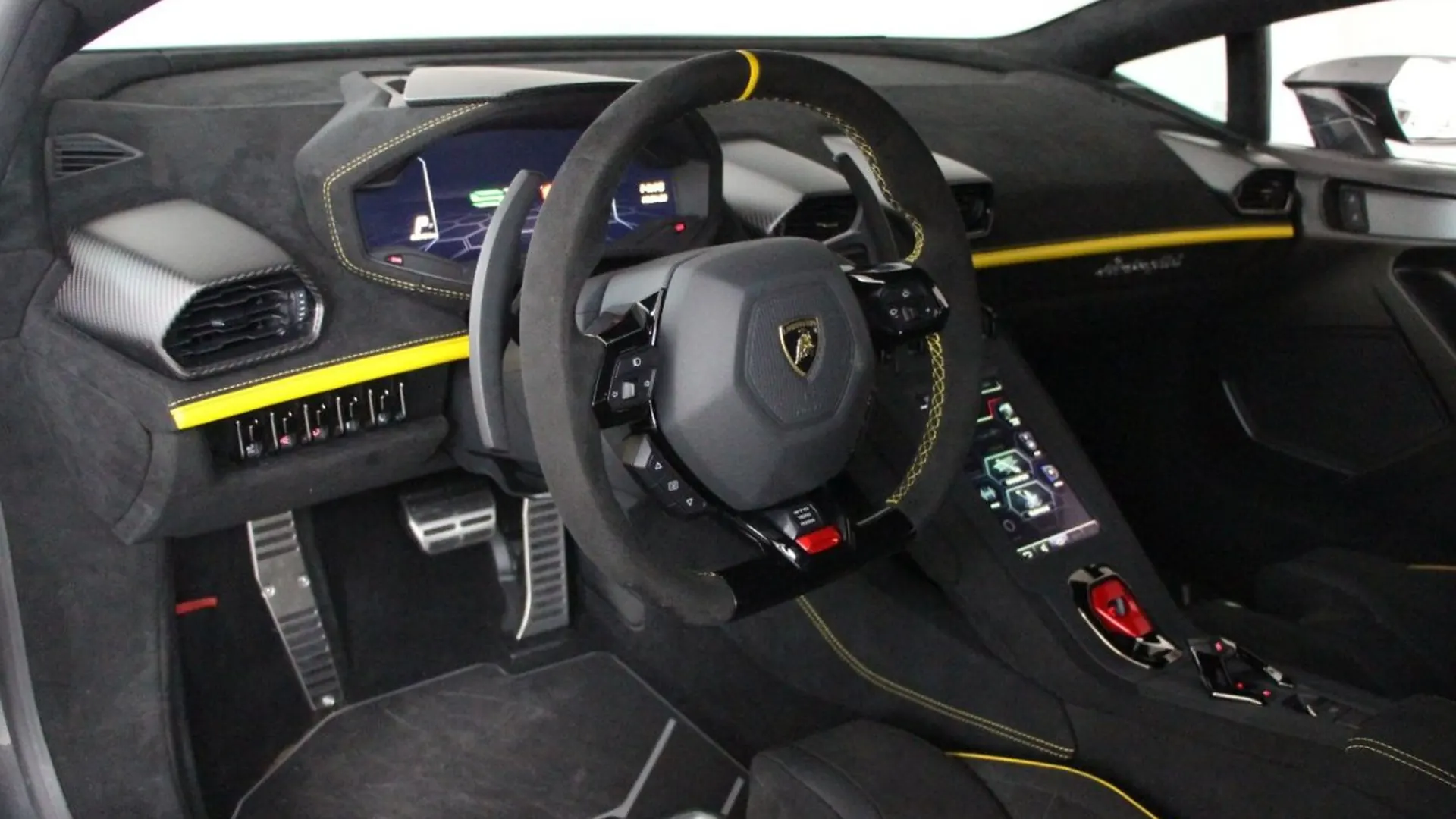Lamborghini Huracan — photo 17