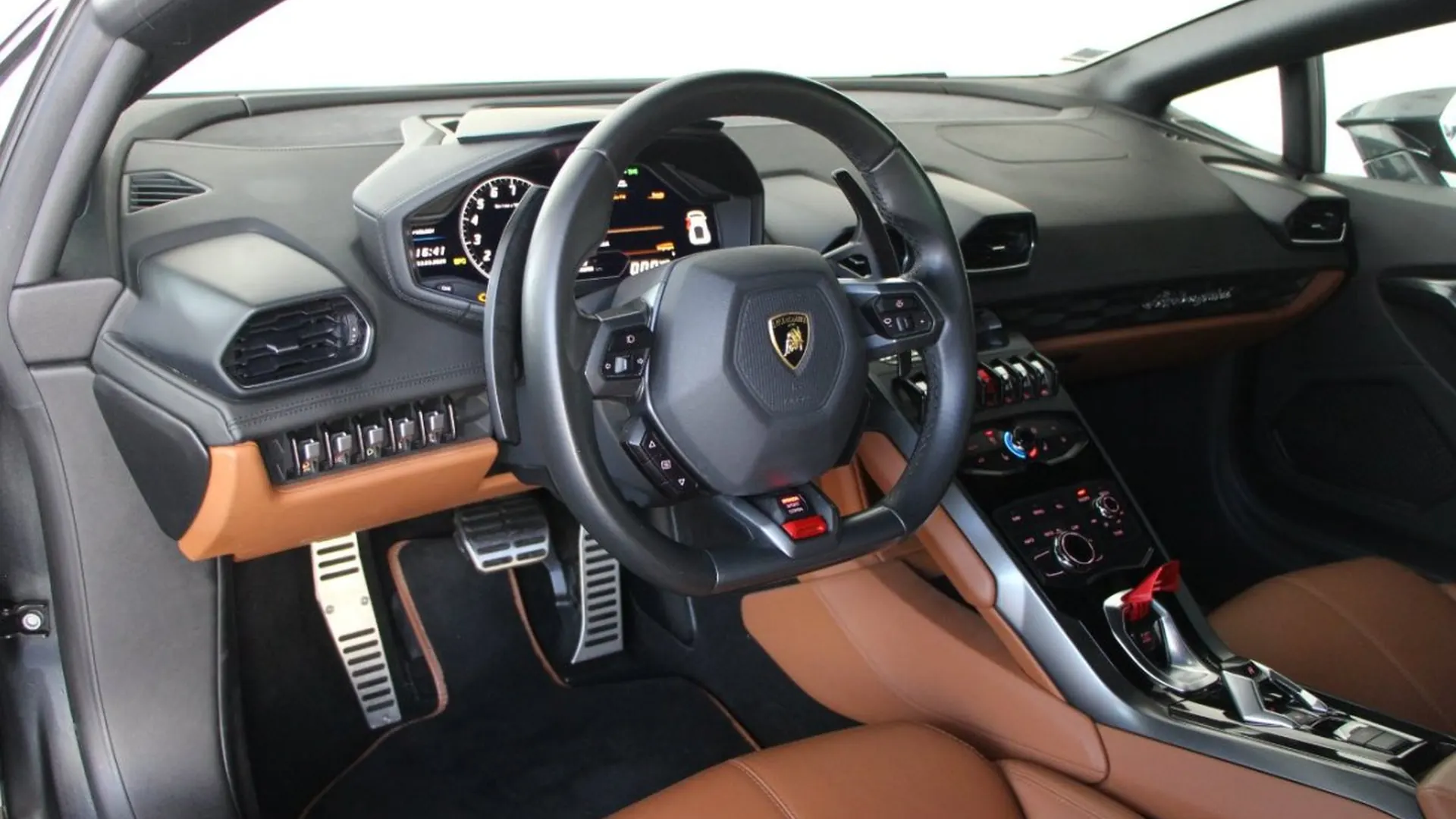 Lamborghini Huracan — photo 7