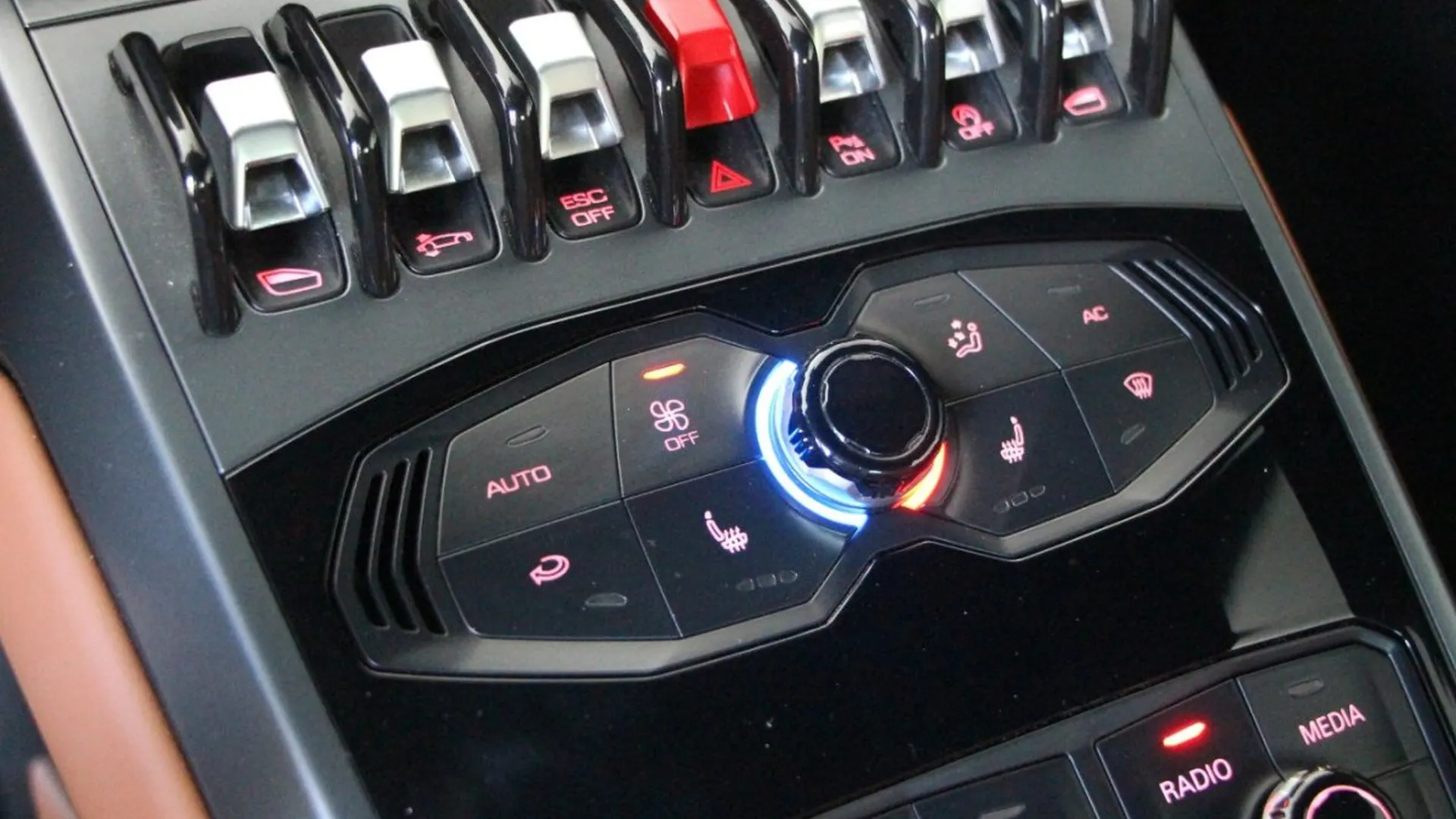 Lamborghini Huracan — photo 15