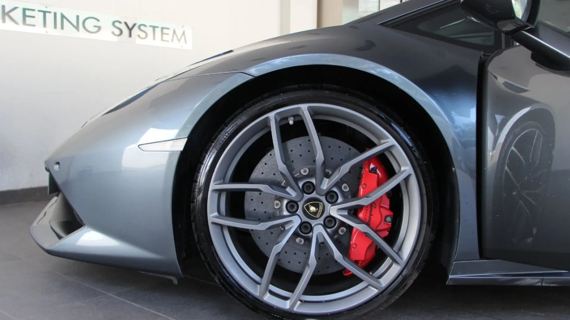Lamborghini Huracan — photo 6