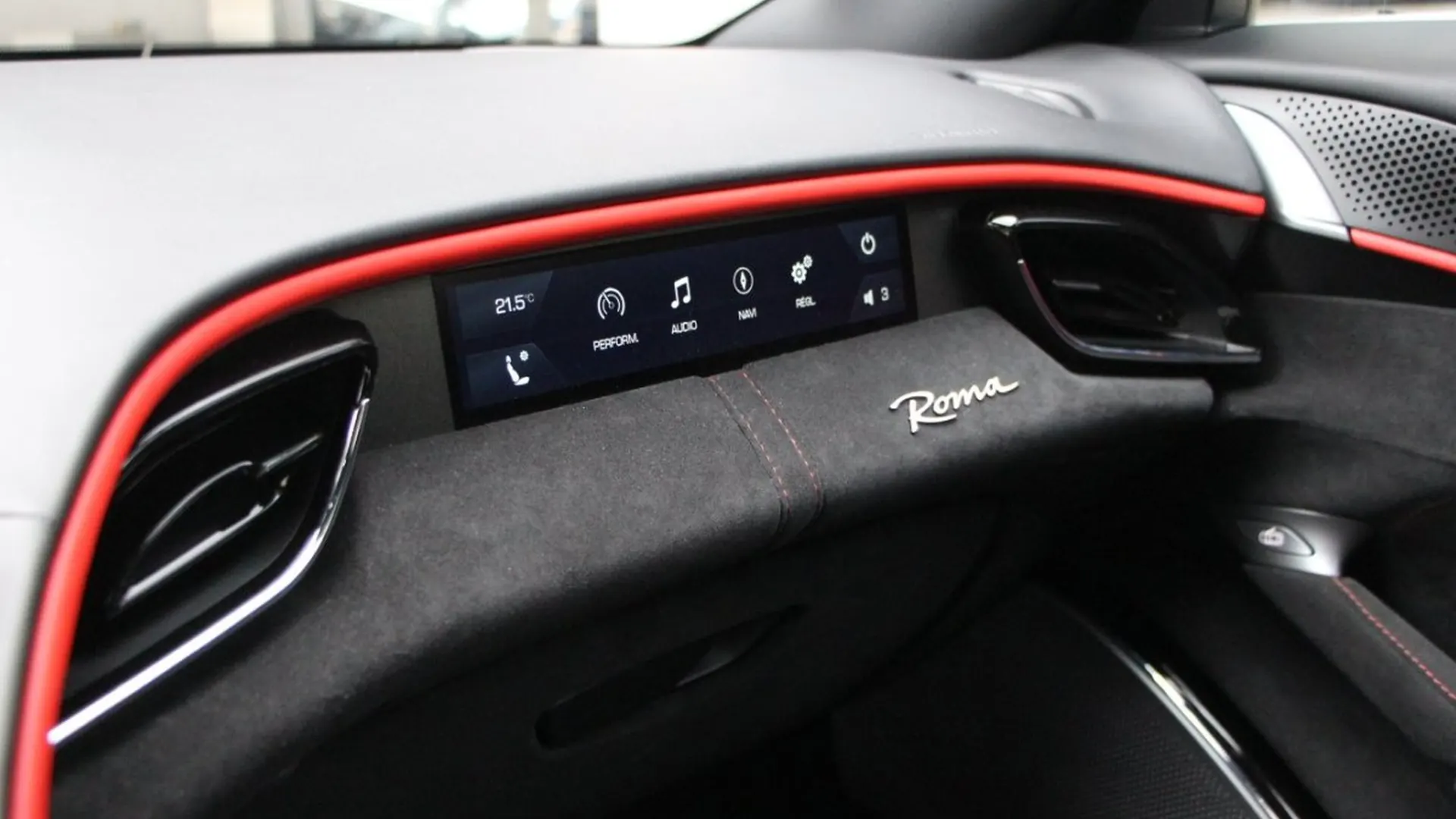 Ferrari Roma — photo 15