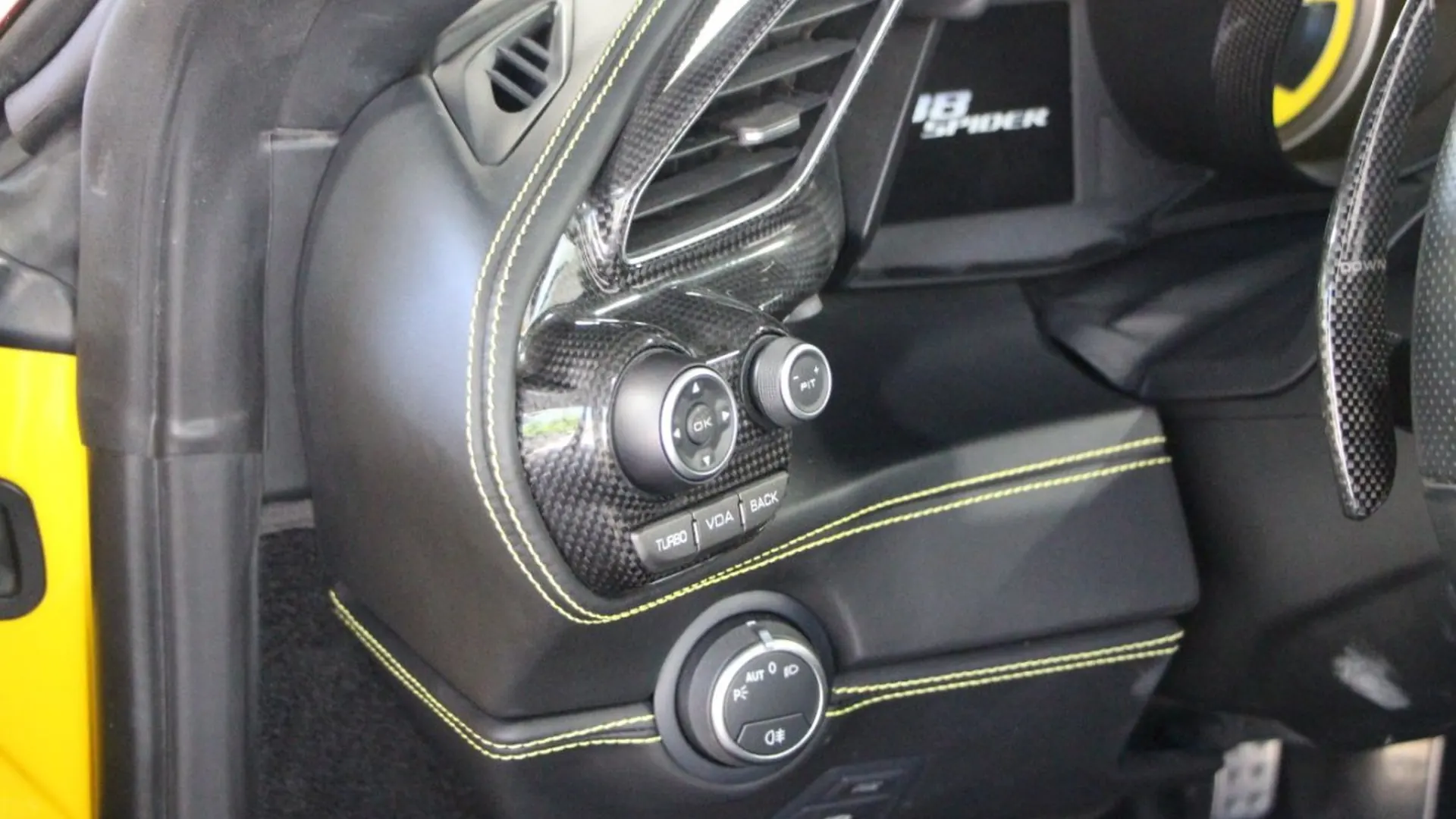 Ferrari 488 — photo 19