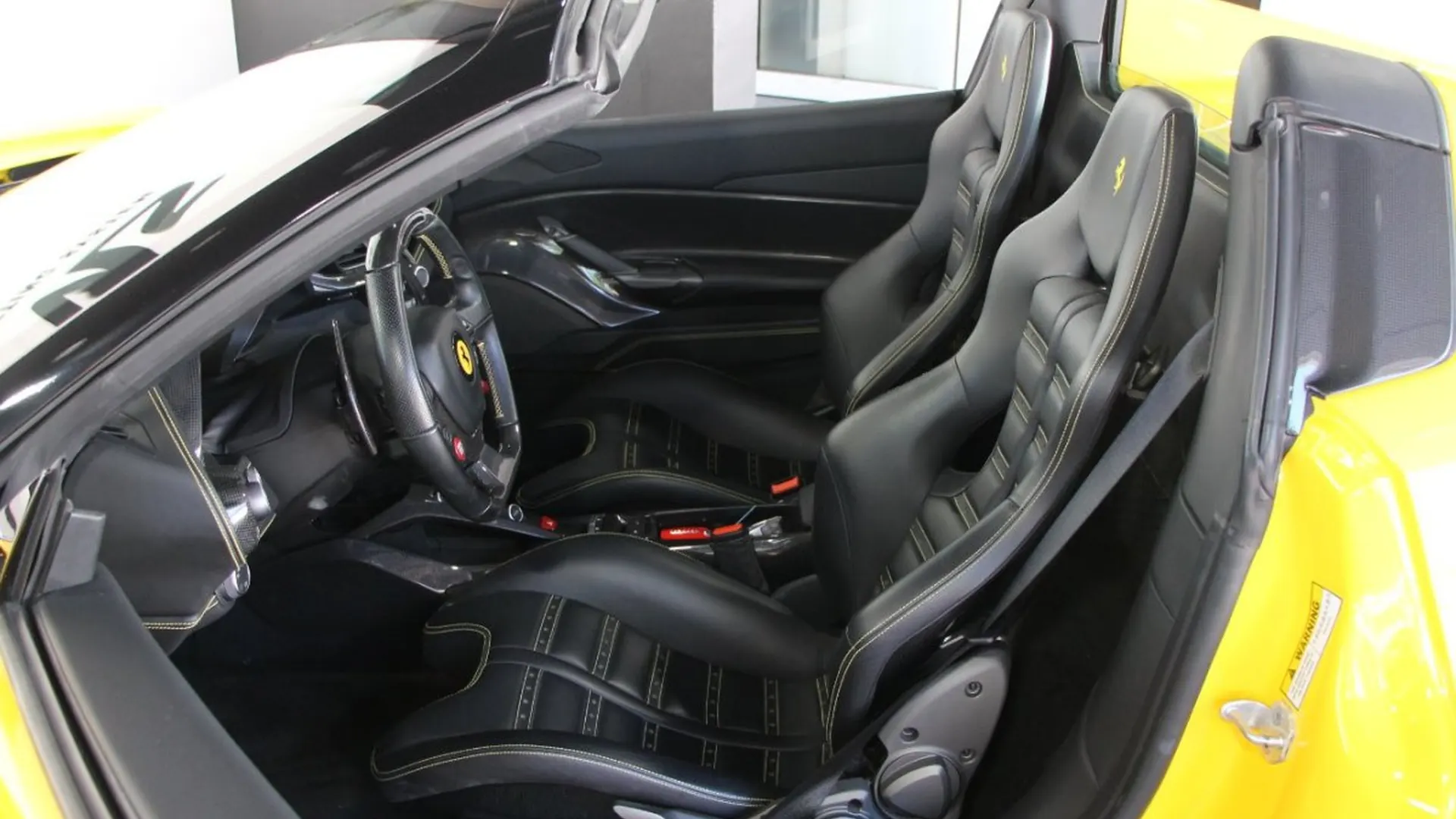 Ferrari 488 — photo 14
