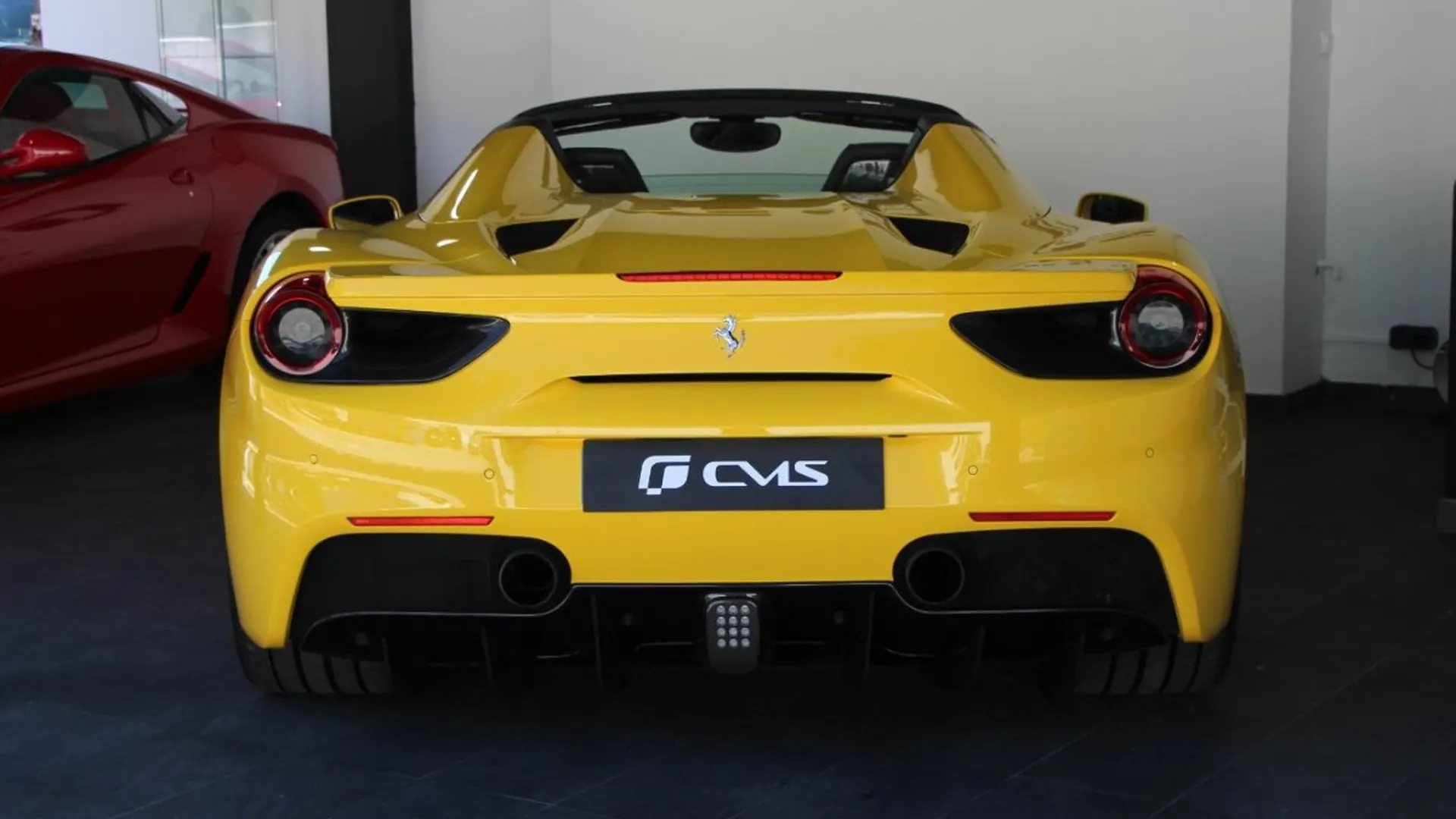 Ferrari 488 — photo 12