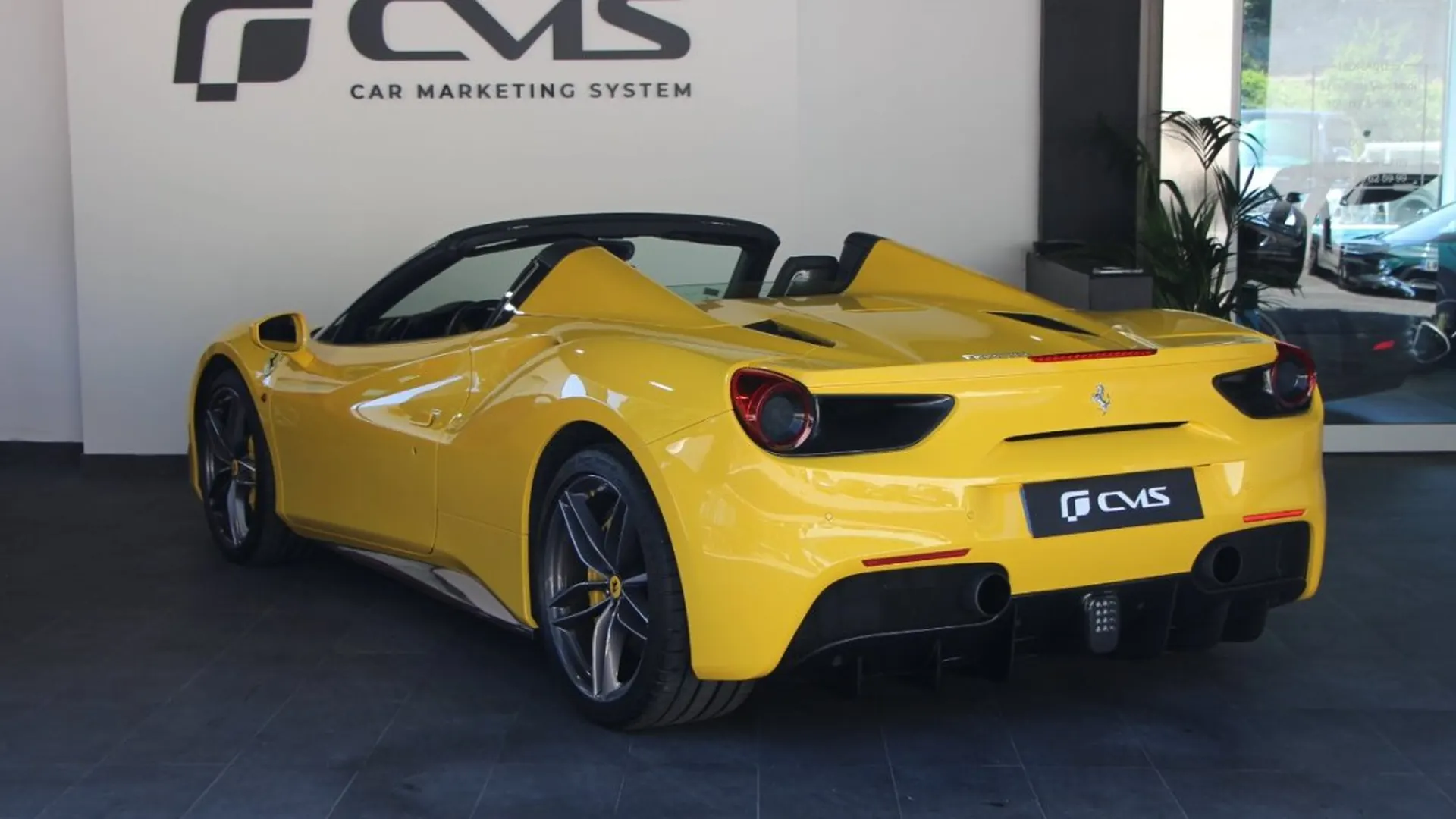 Ferrari 488 — photo 11