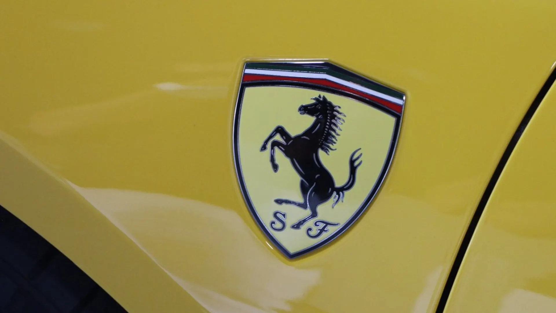 Ferrari 488 — photo 9