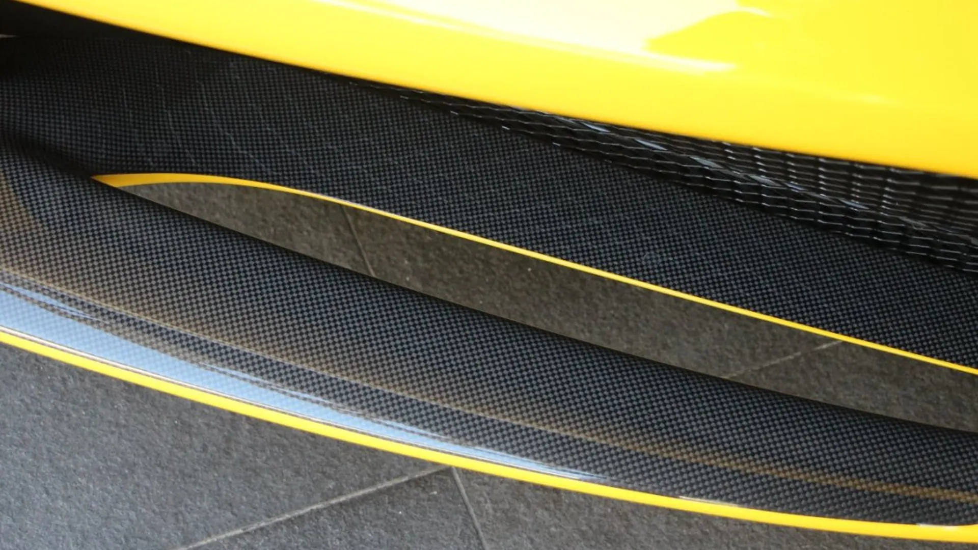 Ferrari 488 — photo 3
