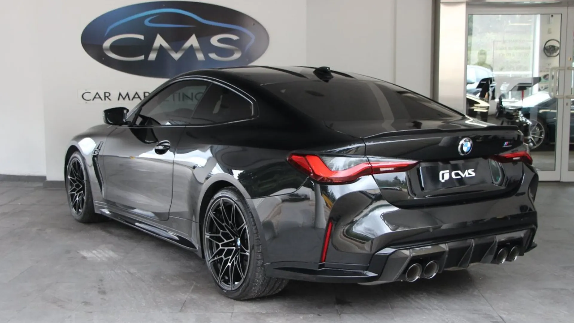 BMW M4 — photo 3