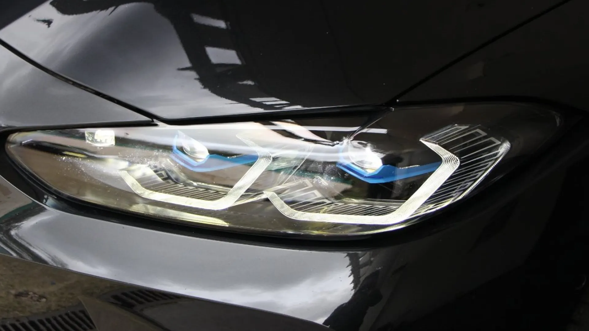 BMW M4 — photo 5
