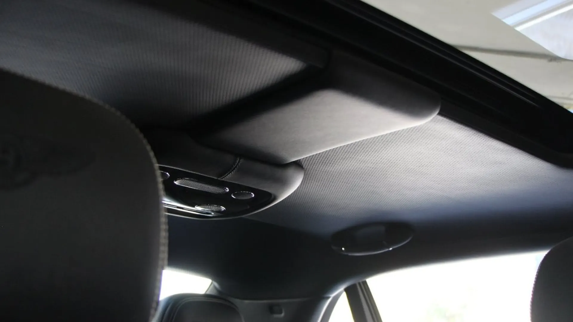 Bentley Flying Spur — photo 19