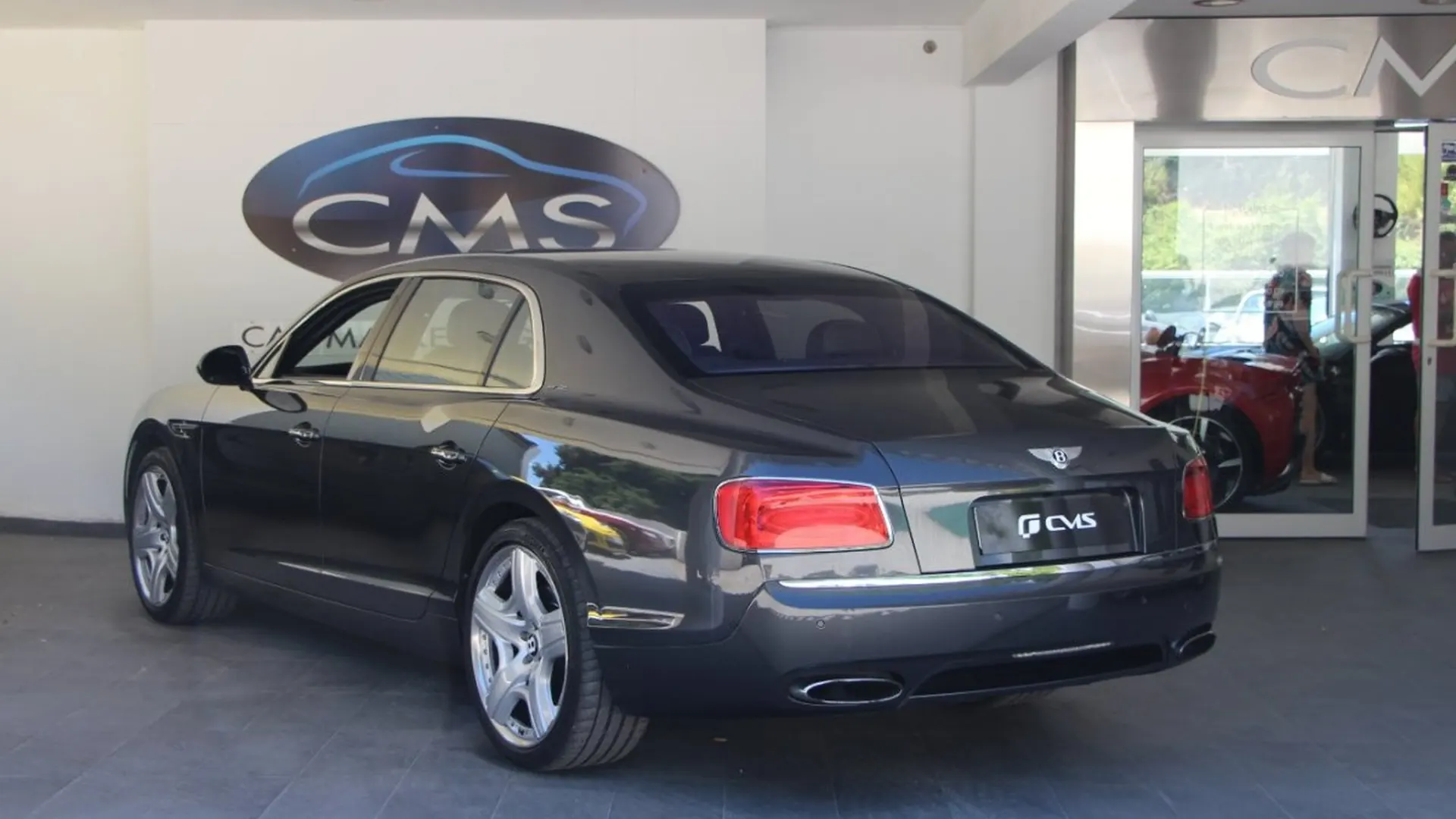 Bentley Flying Spur — photo 2