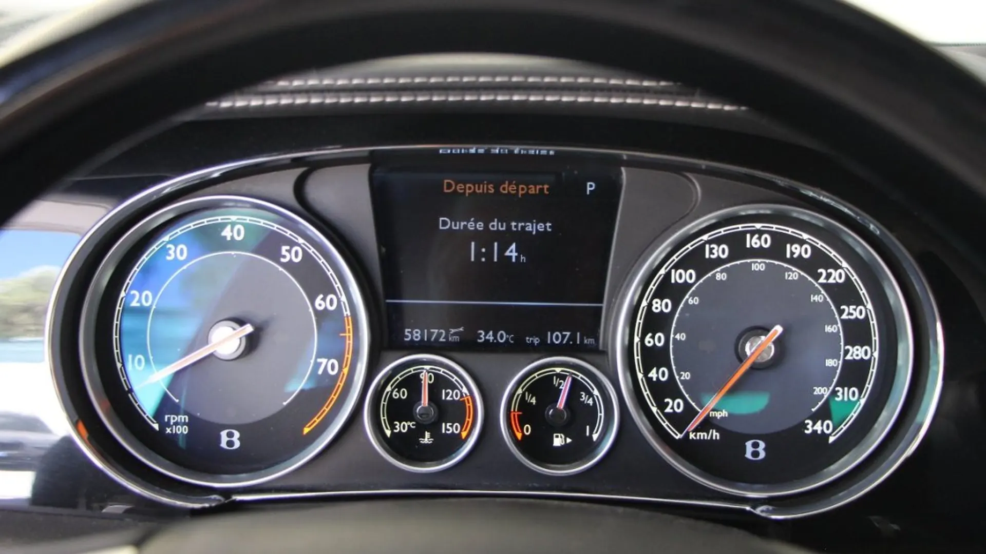 Bentley Flying Spur — photo 14