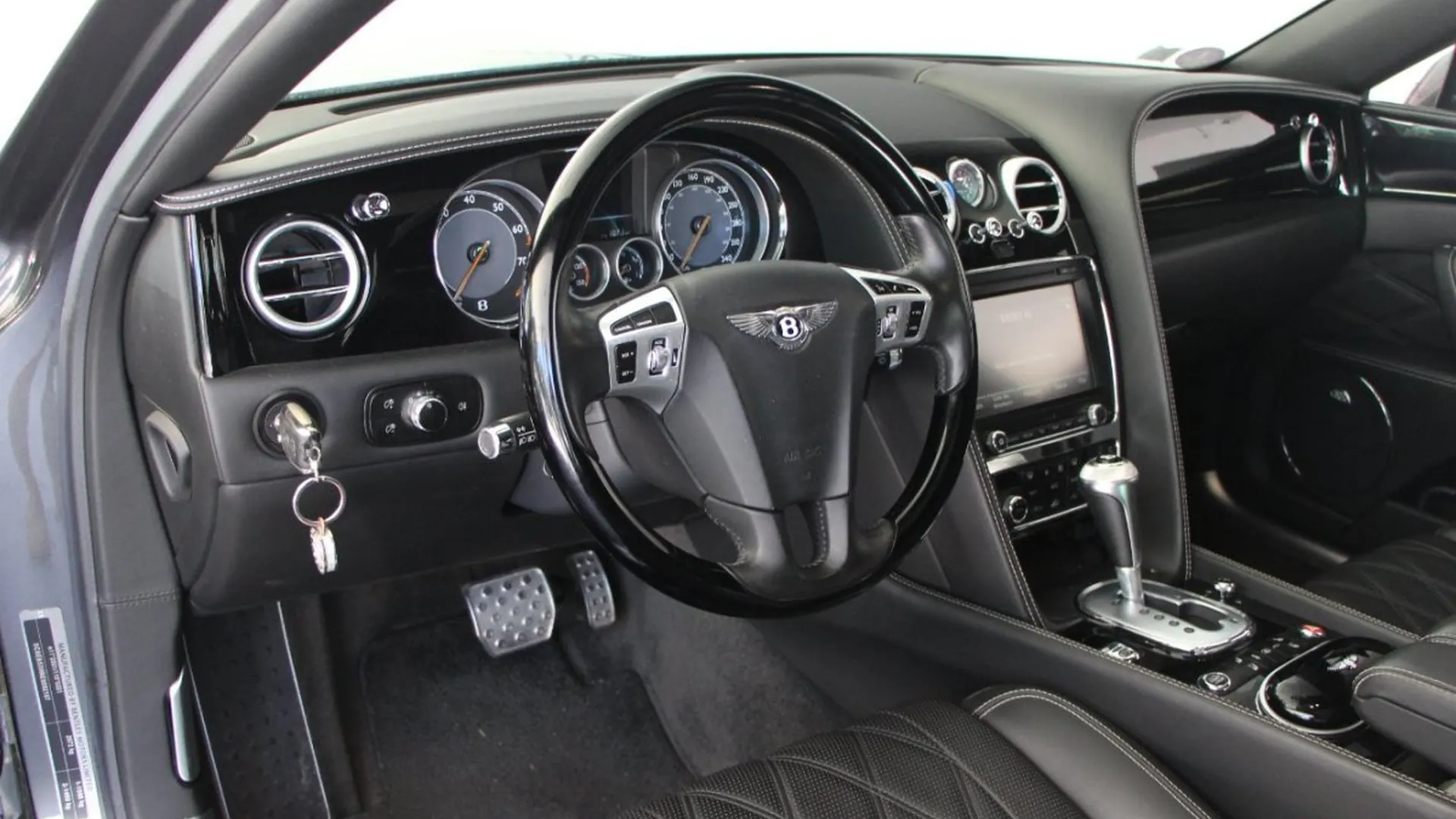 Bentley Flying Spur — photo 6