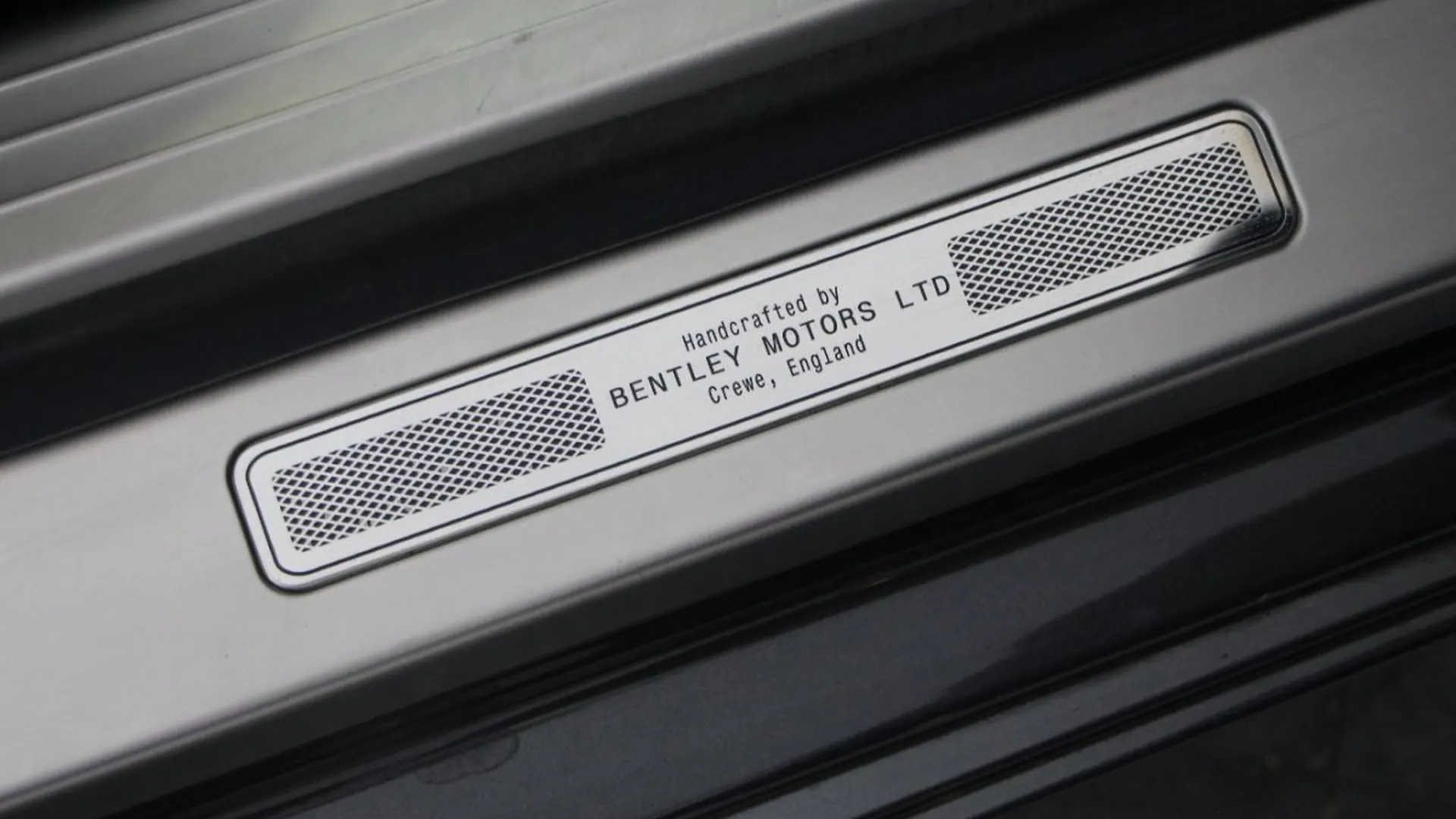 Bentley Flying Spur — photo 17