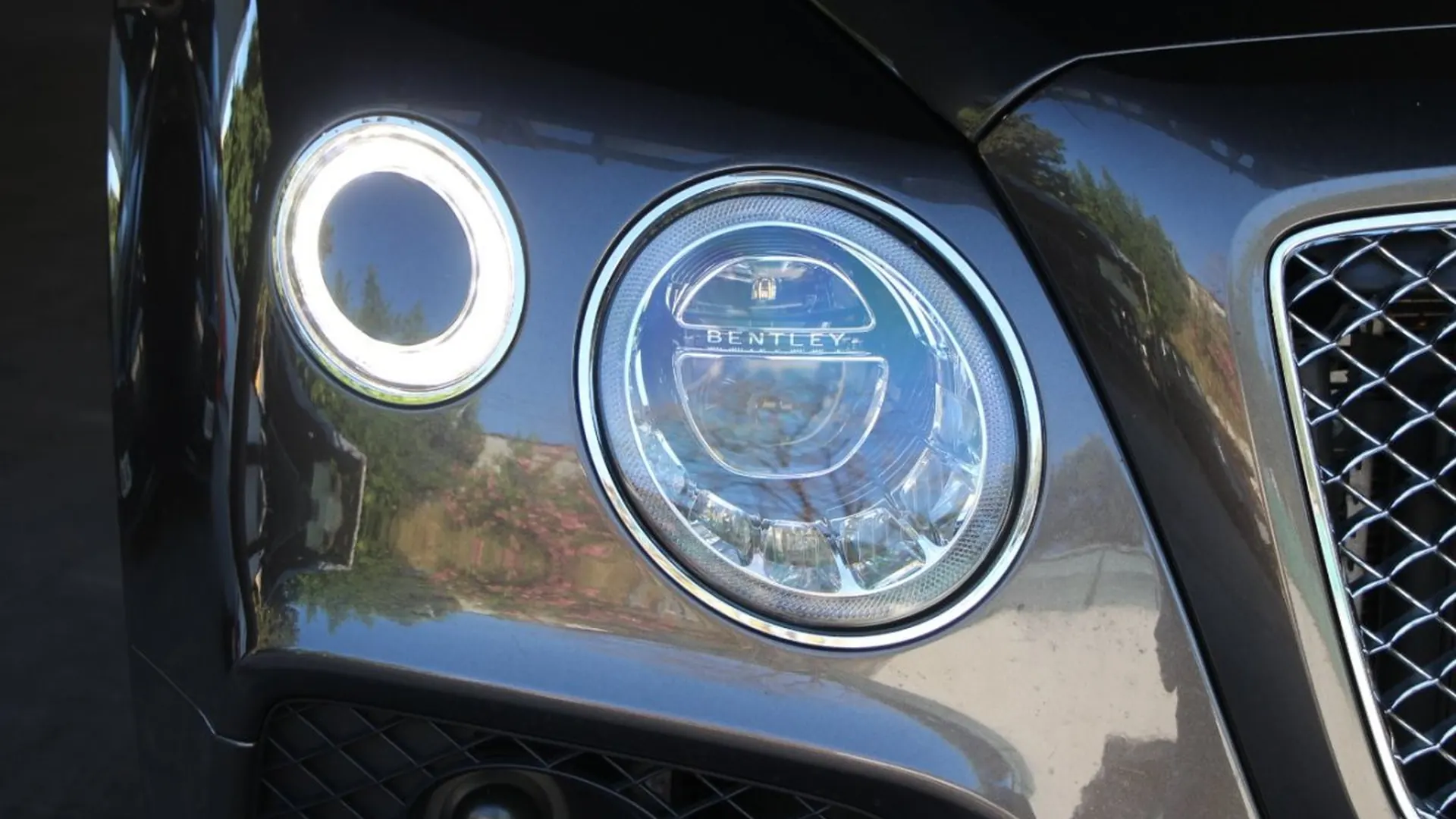 Bentley Bentayga — photo 3