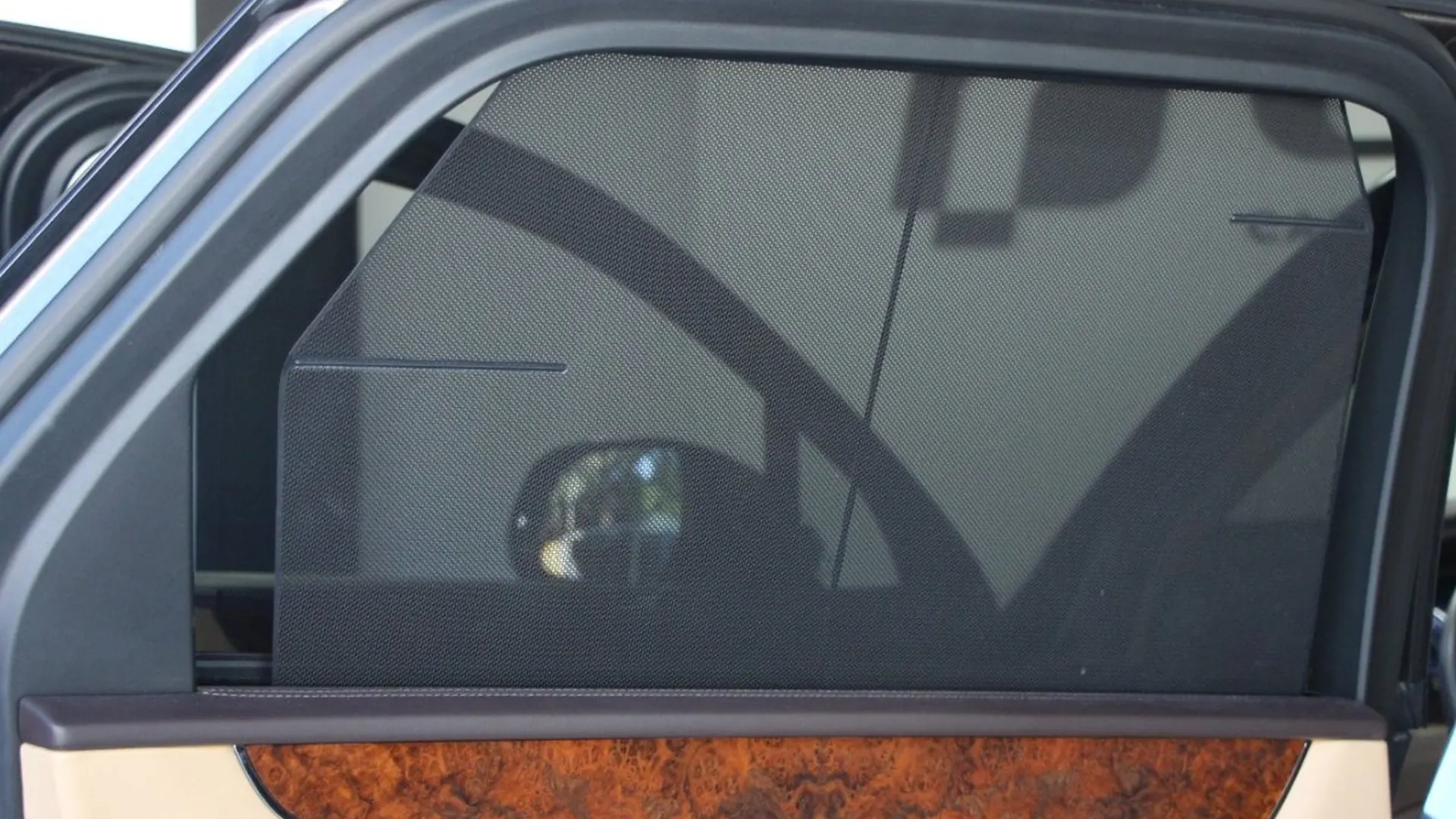 Bentley Bentayga — photo 32