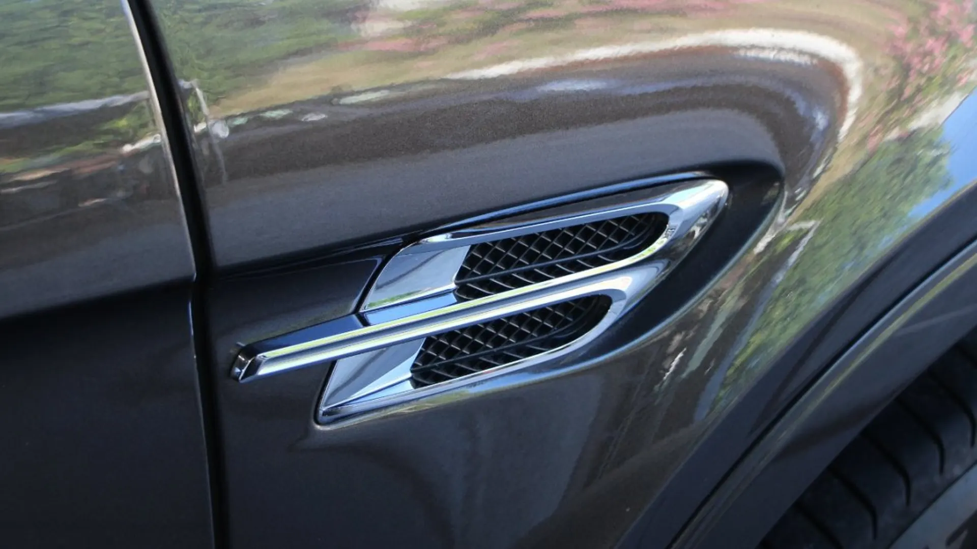 Bentley Bentayga — photo 5