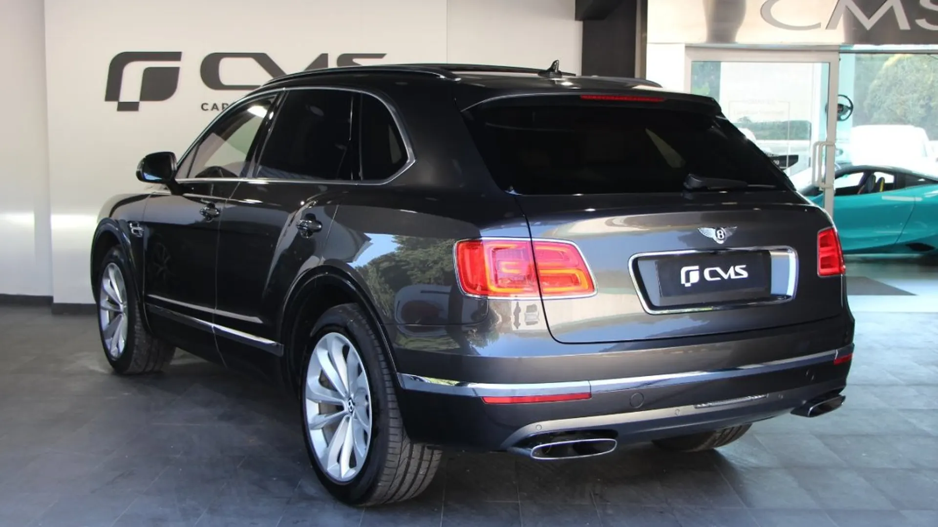 Bentley Bentayga — photo 6