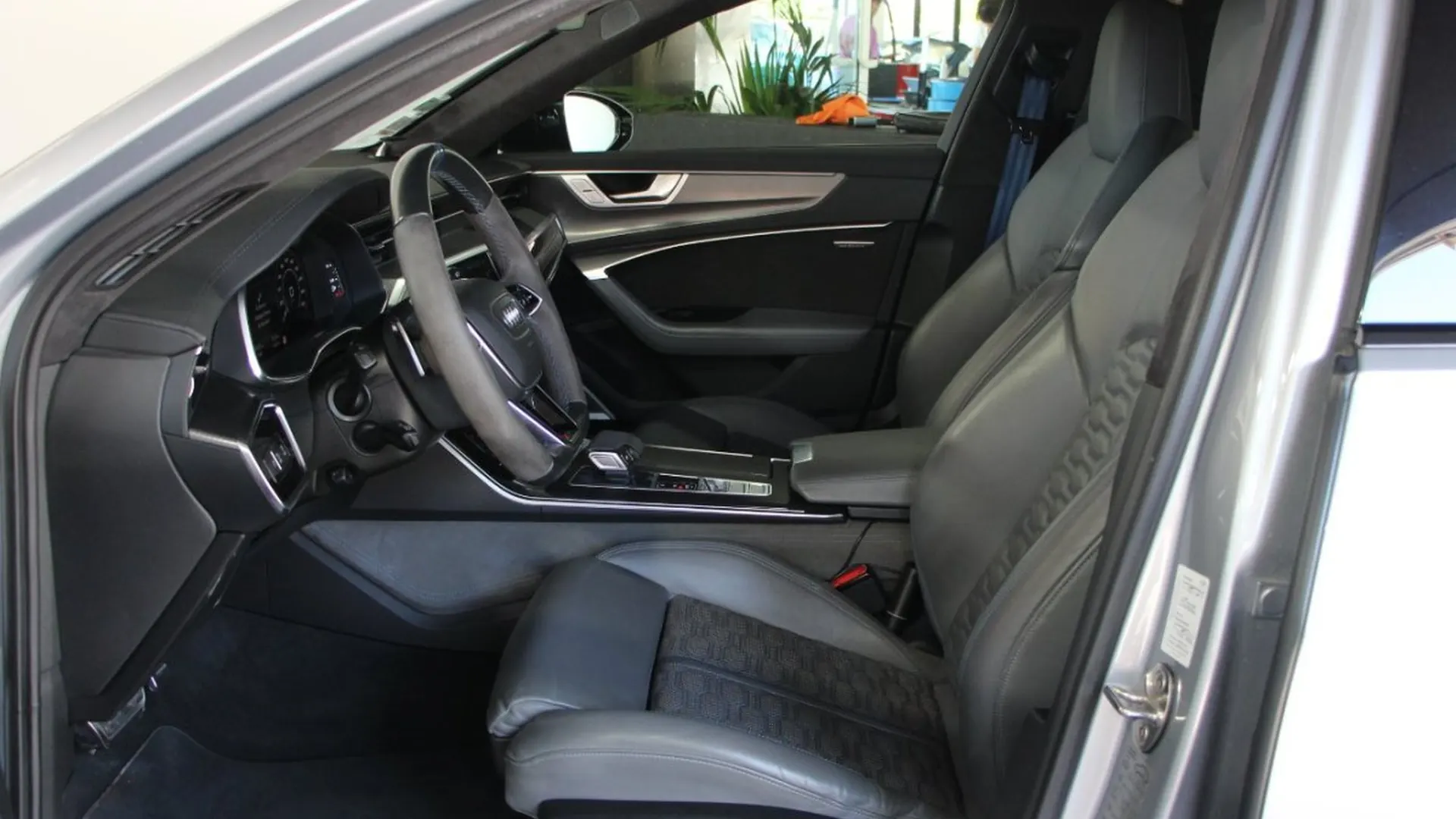 Audi RS6 — photo 15