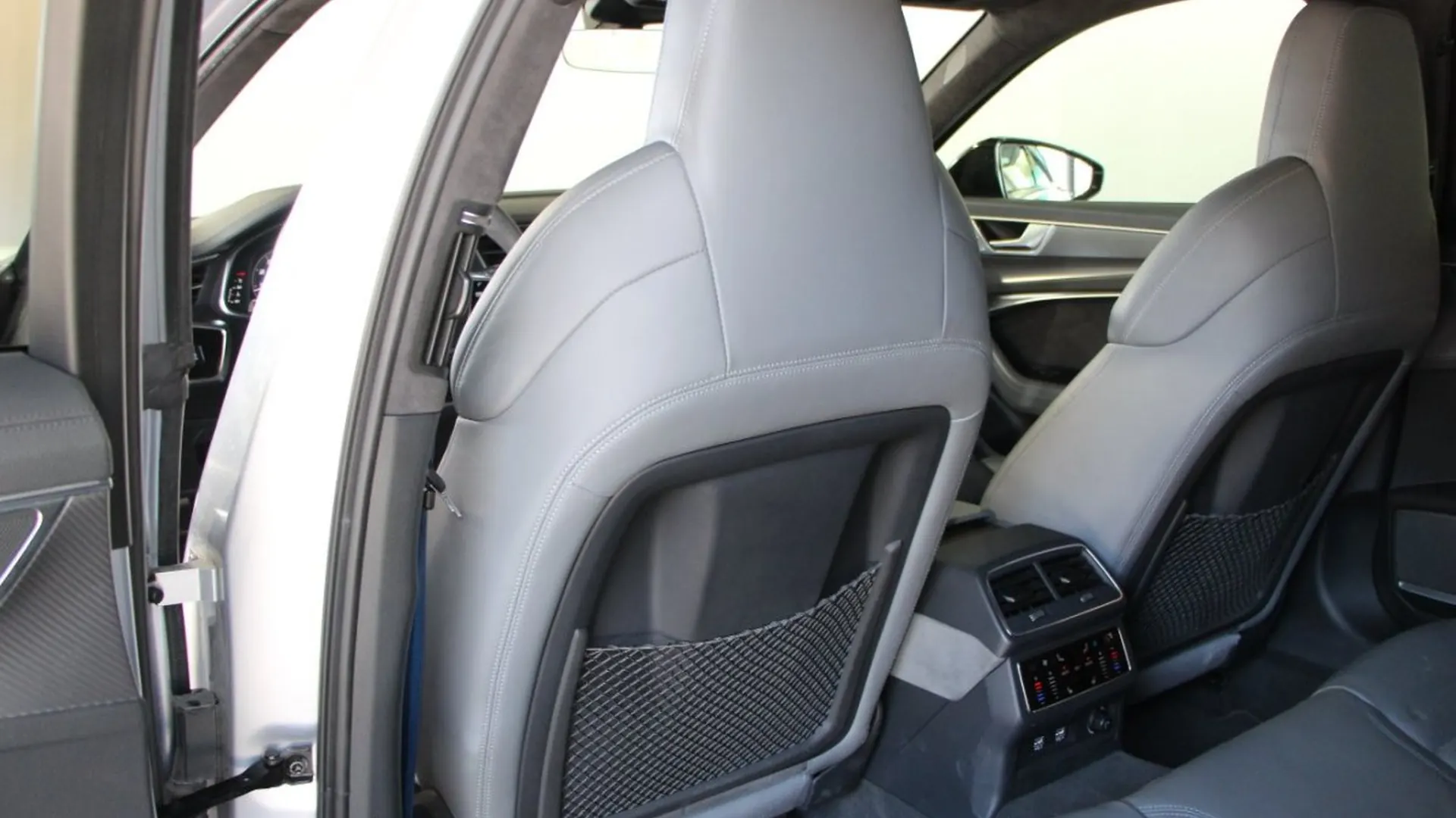 Audi RS6 — photo 22
