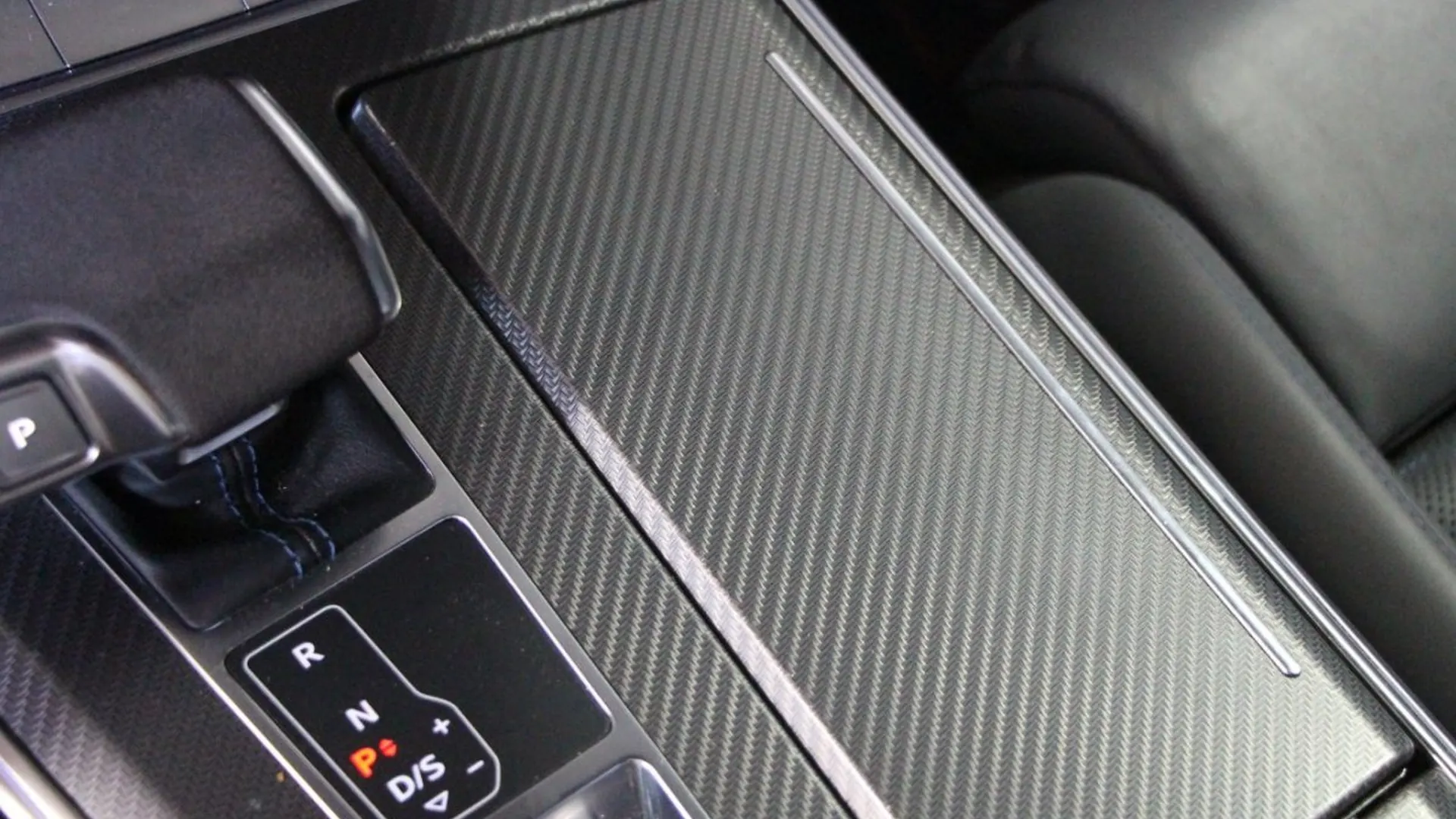 Audi RS6 — photo 25