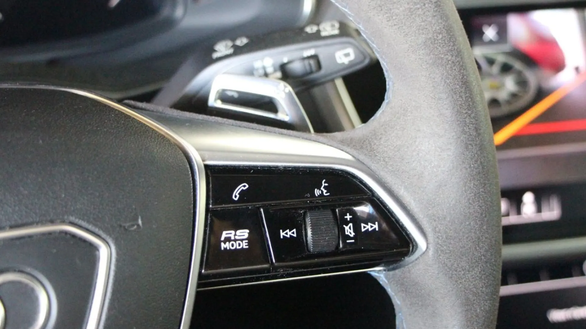 Audi RS6 — photo 29