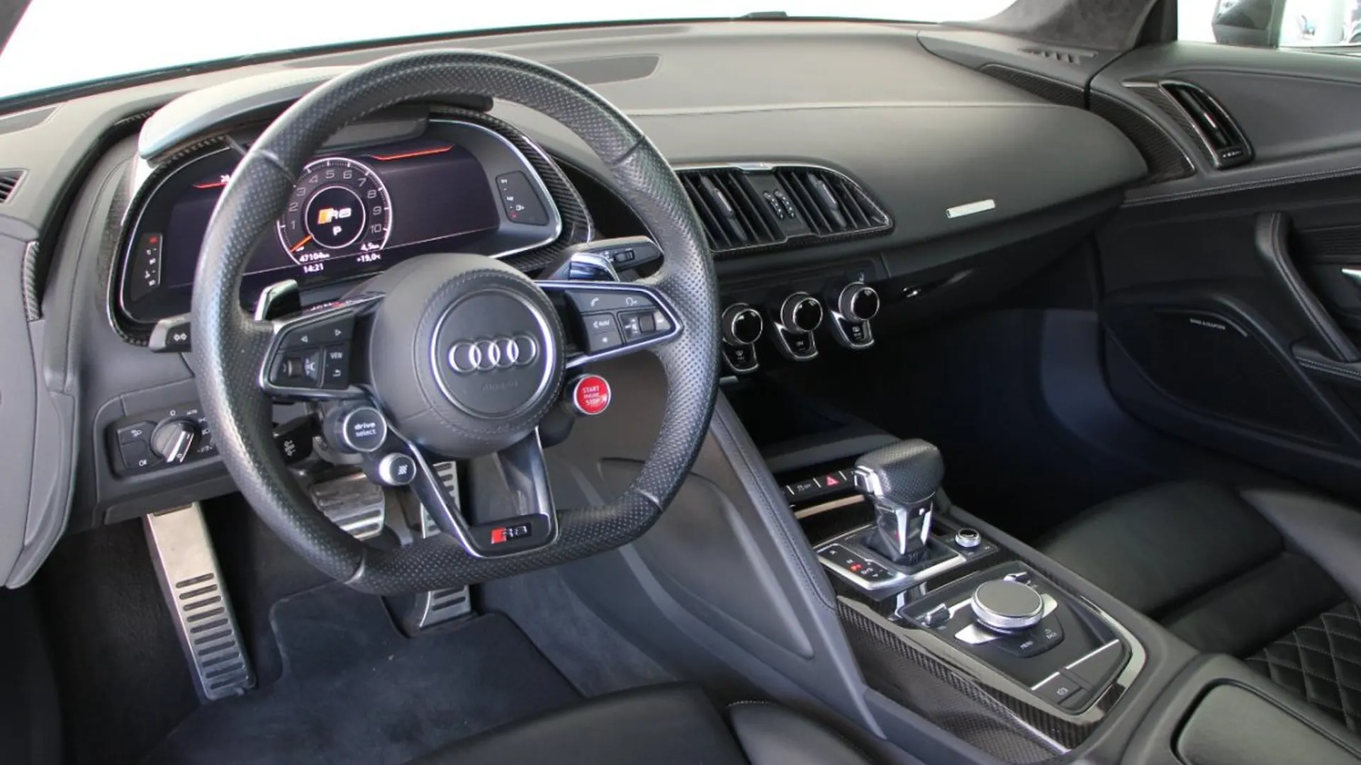 Audi R8 — photo 28