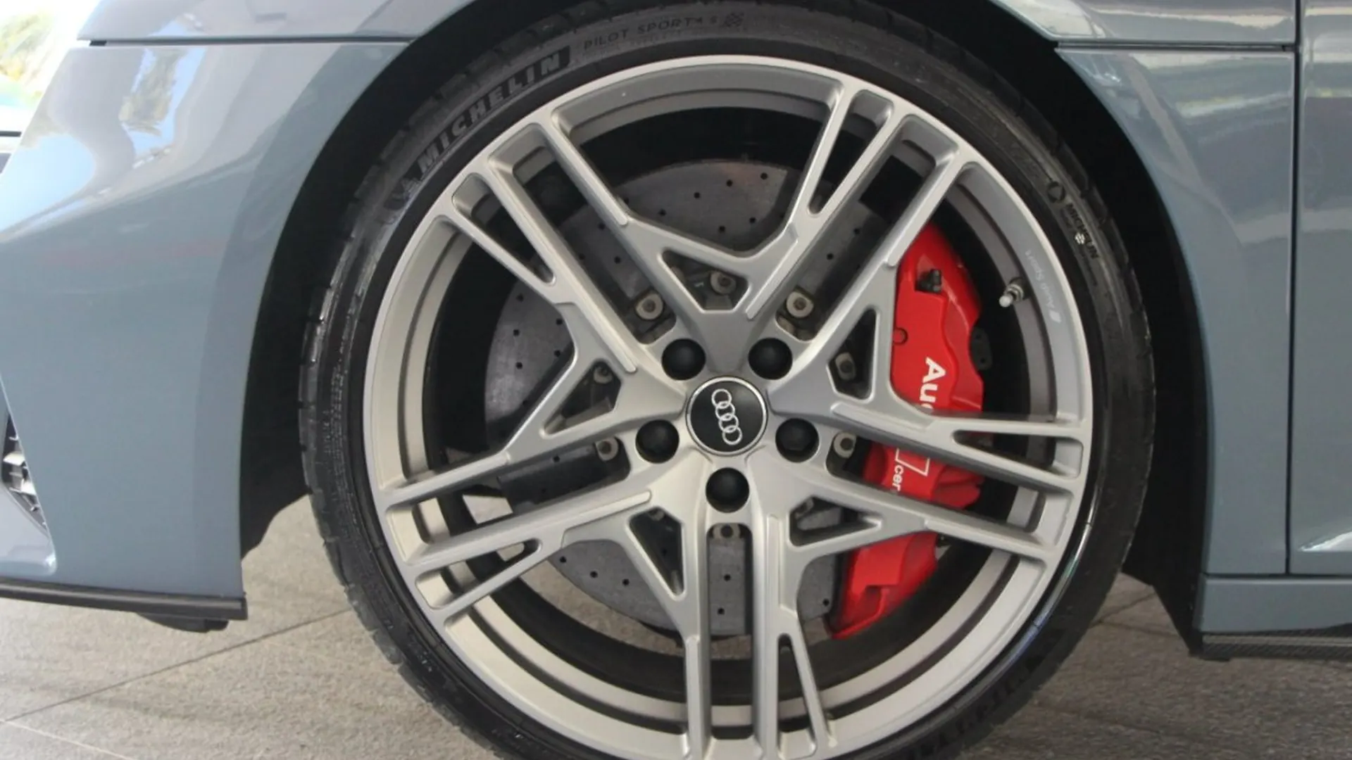 Audi R8 — photo 7