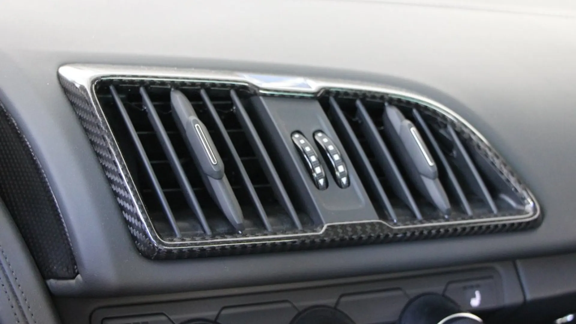 Audi R8 — photo 38