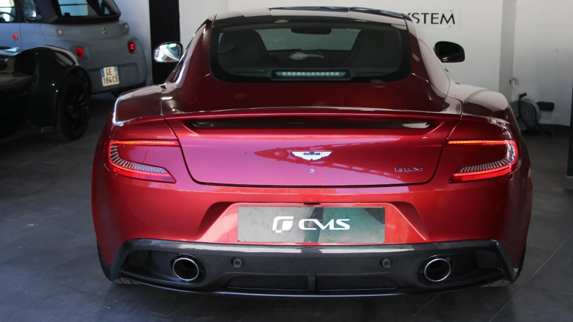 Aston Martin Vanquish — photo 4