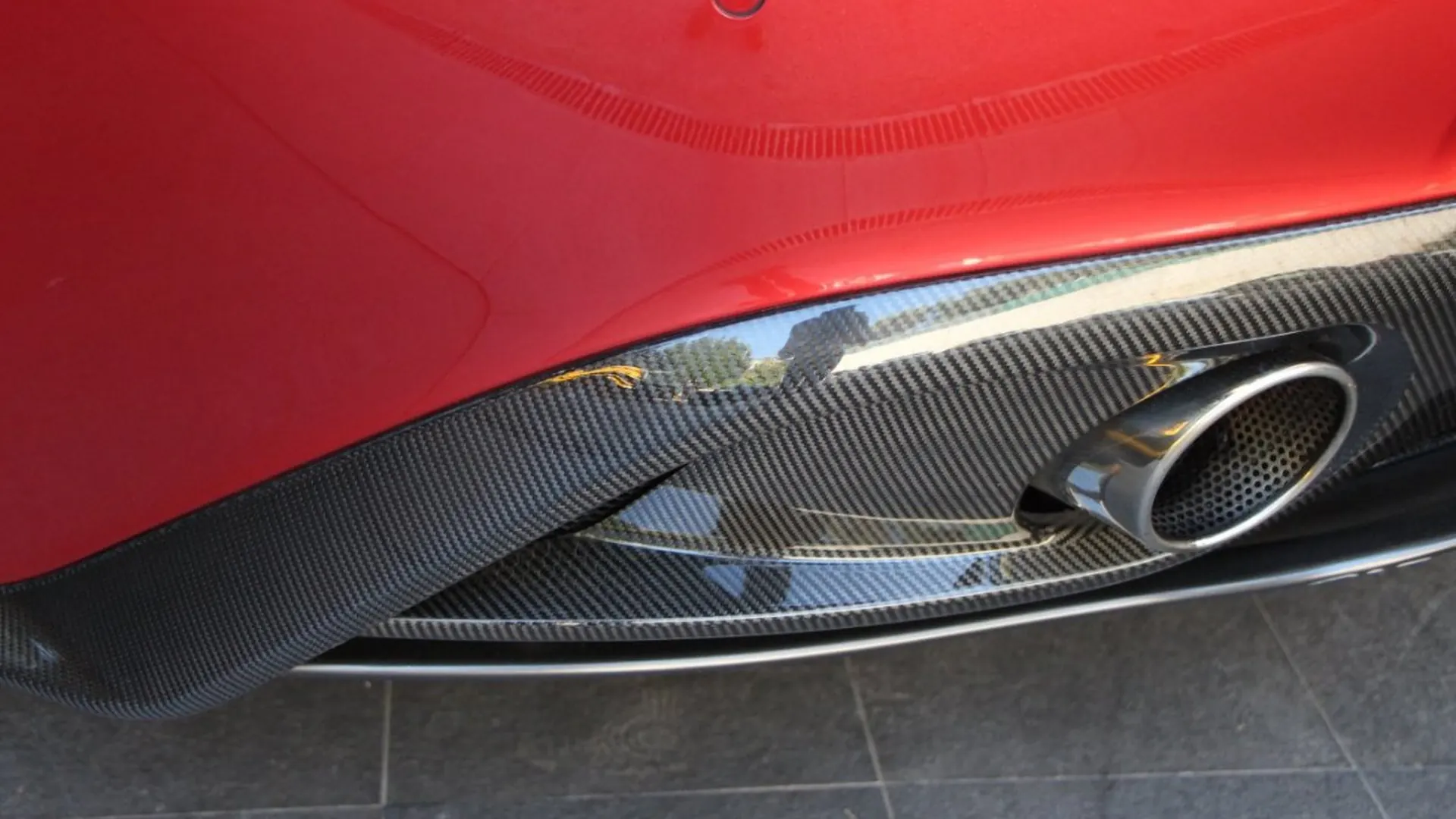 Aston Martin Vanquish — photo 5