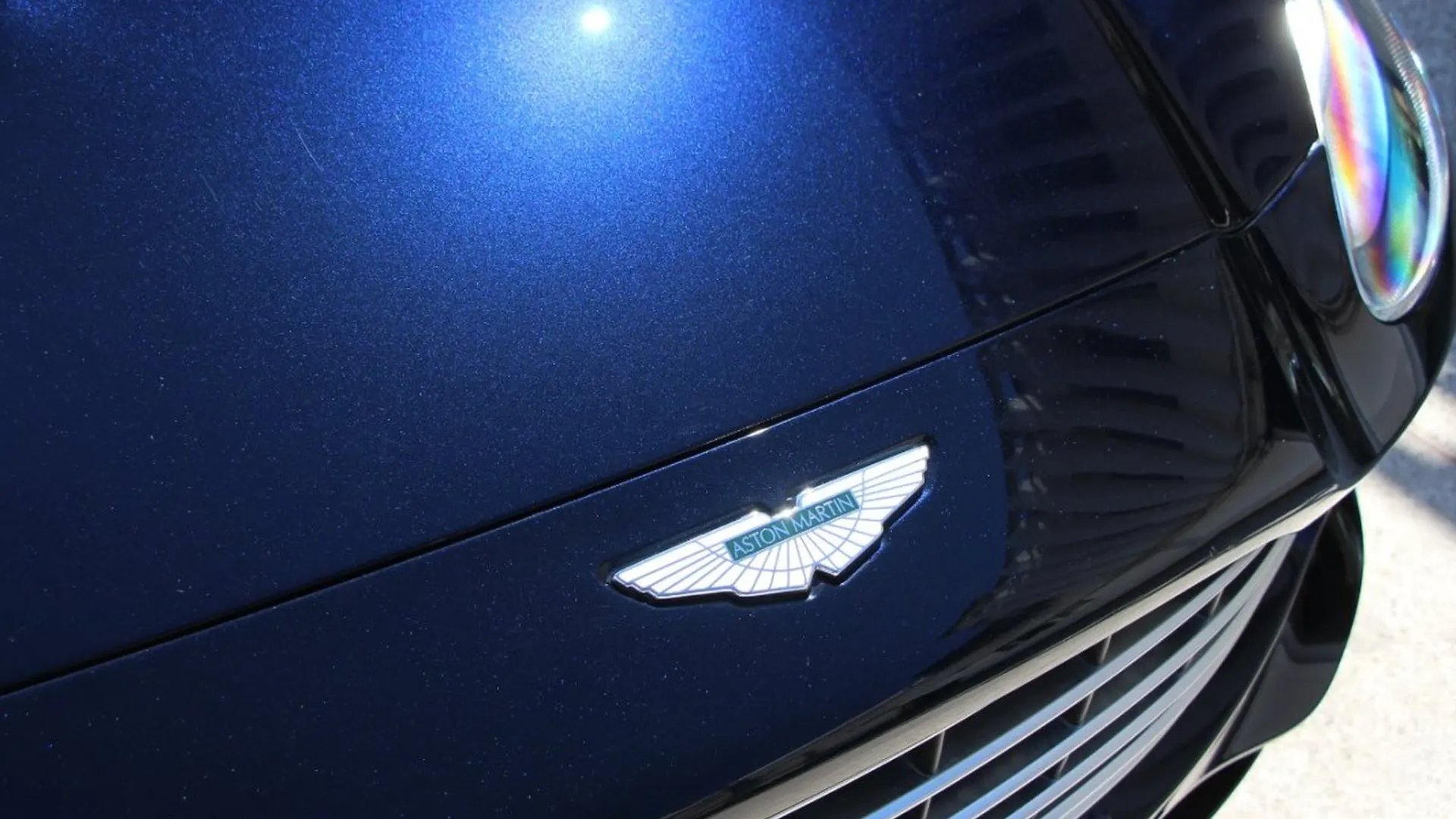 Aston Martin DBX — photo 4