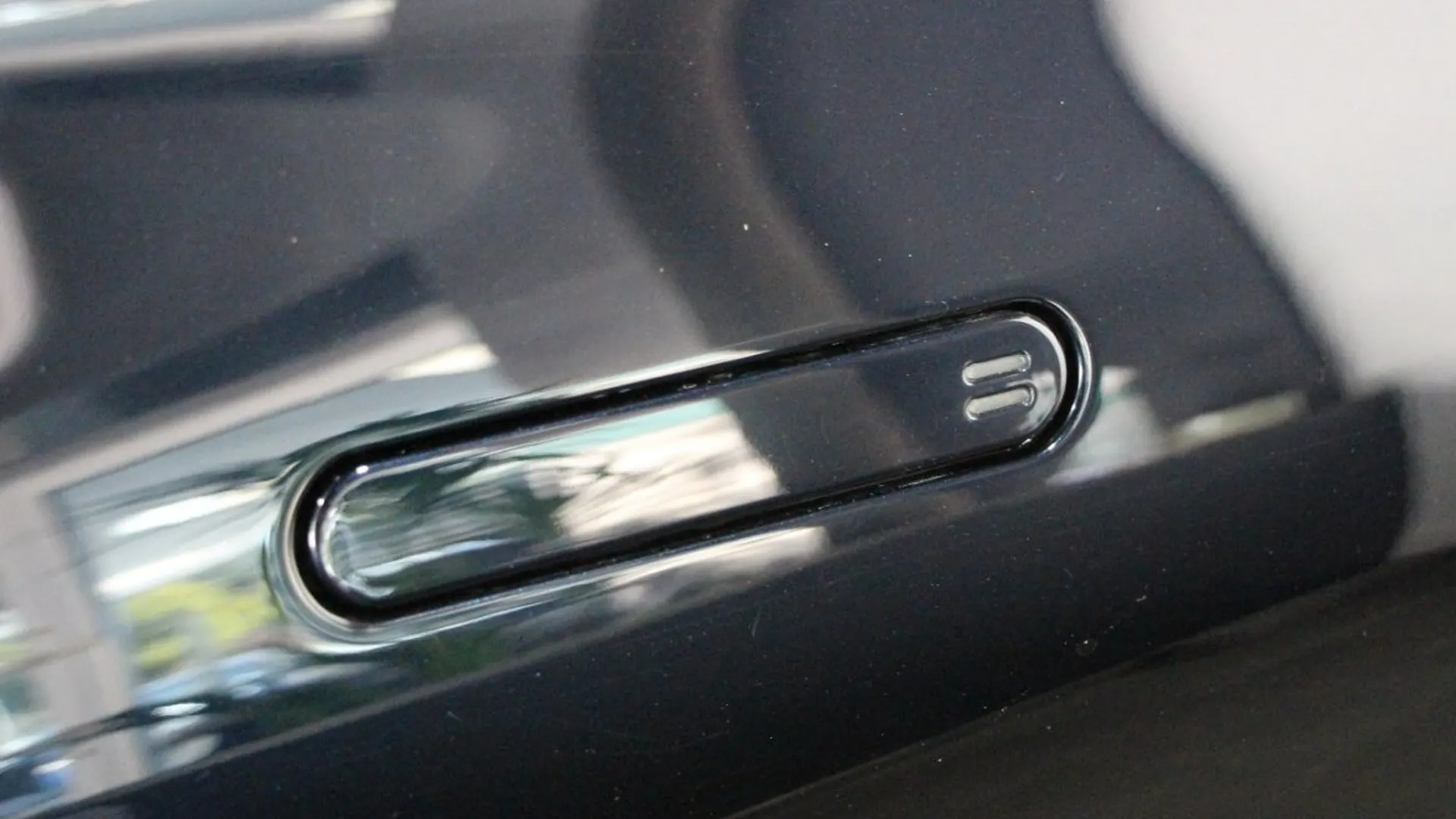 Aston Martin DBX — photo 33