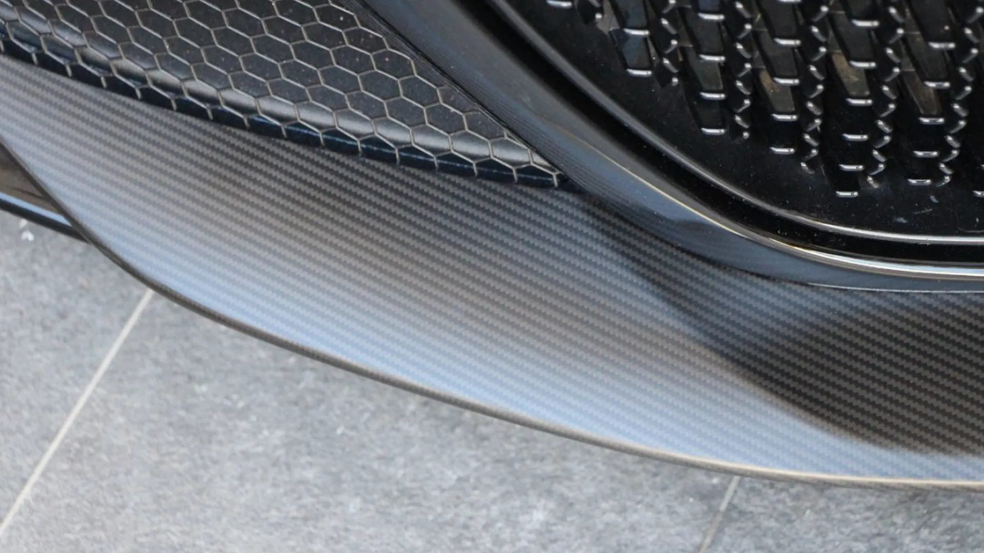 Aston Martin DBS — photo 4