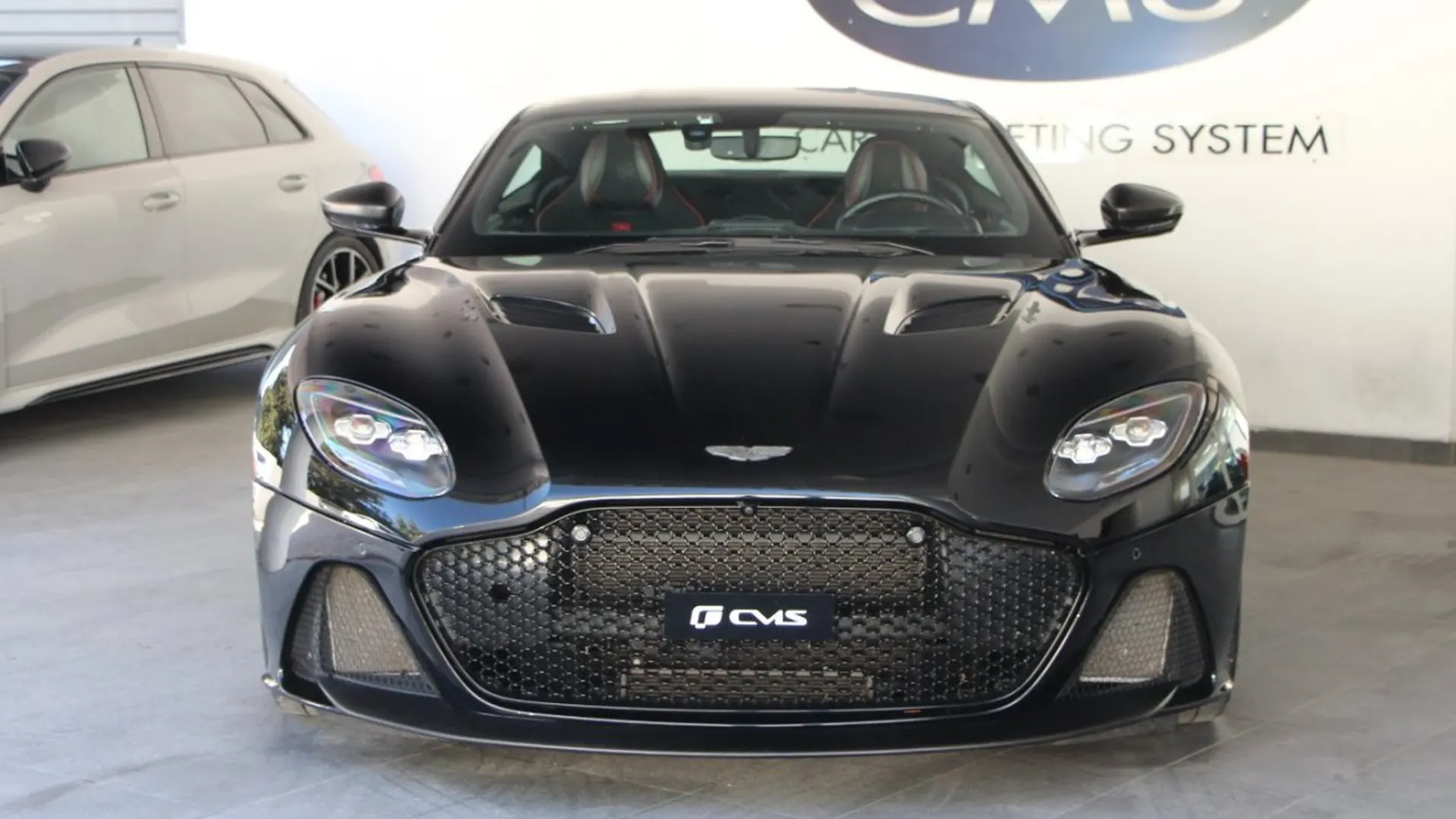 Aston Martin DBS — photo 2
